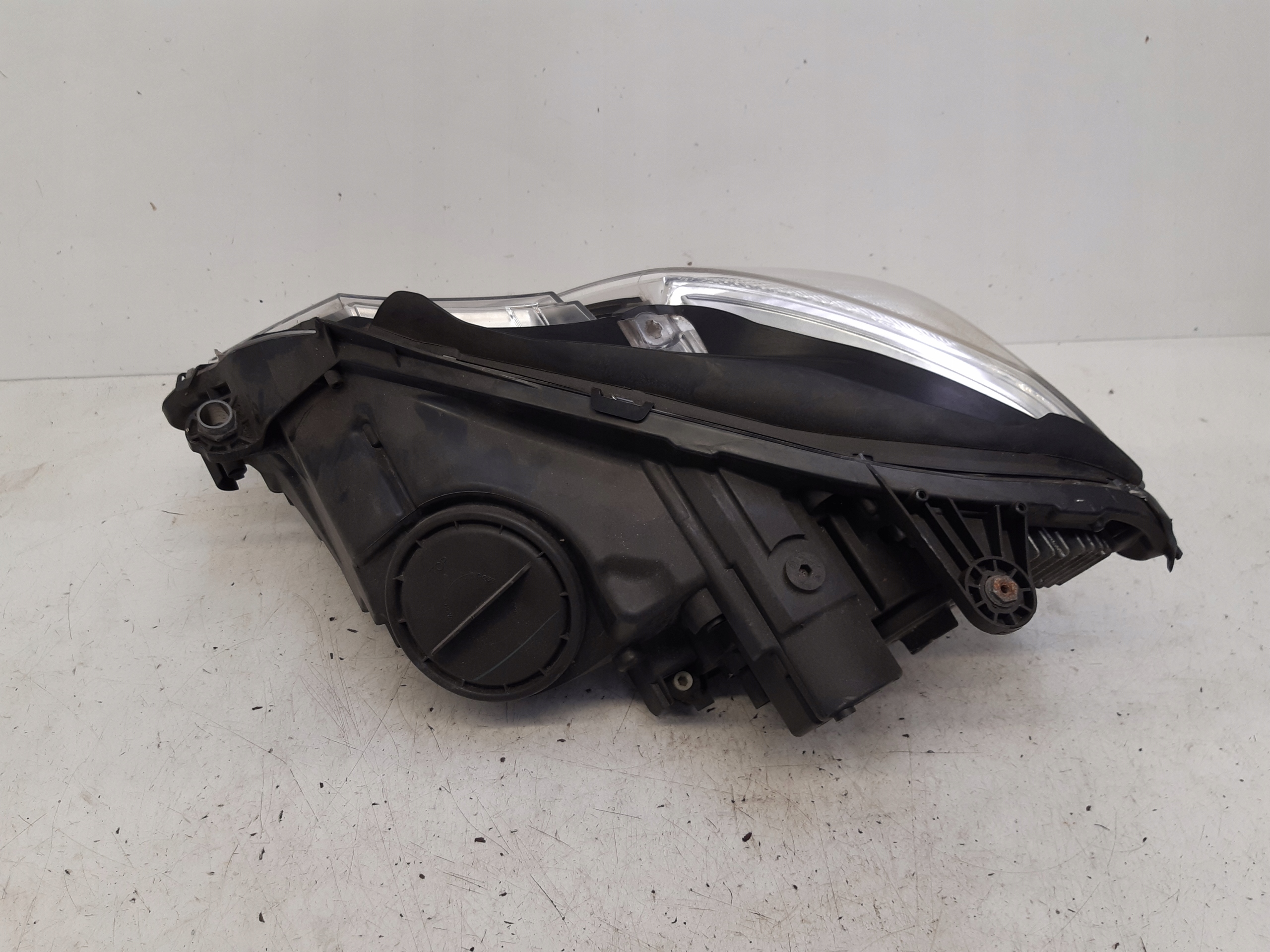 light right front xenon europa 2128205861 Mercedes W212