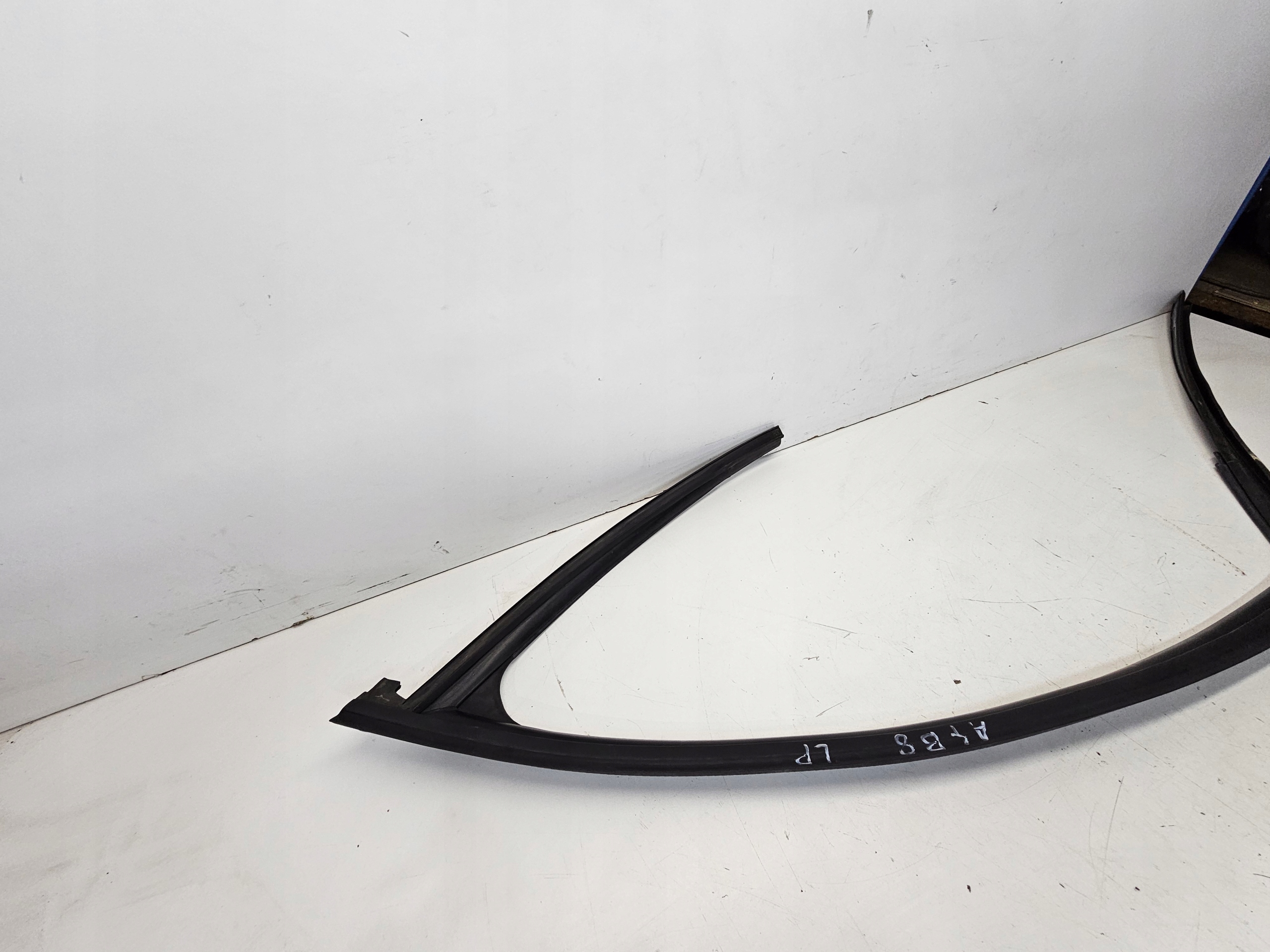 gasket door left front AUDI A4 B8 8K0837439H