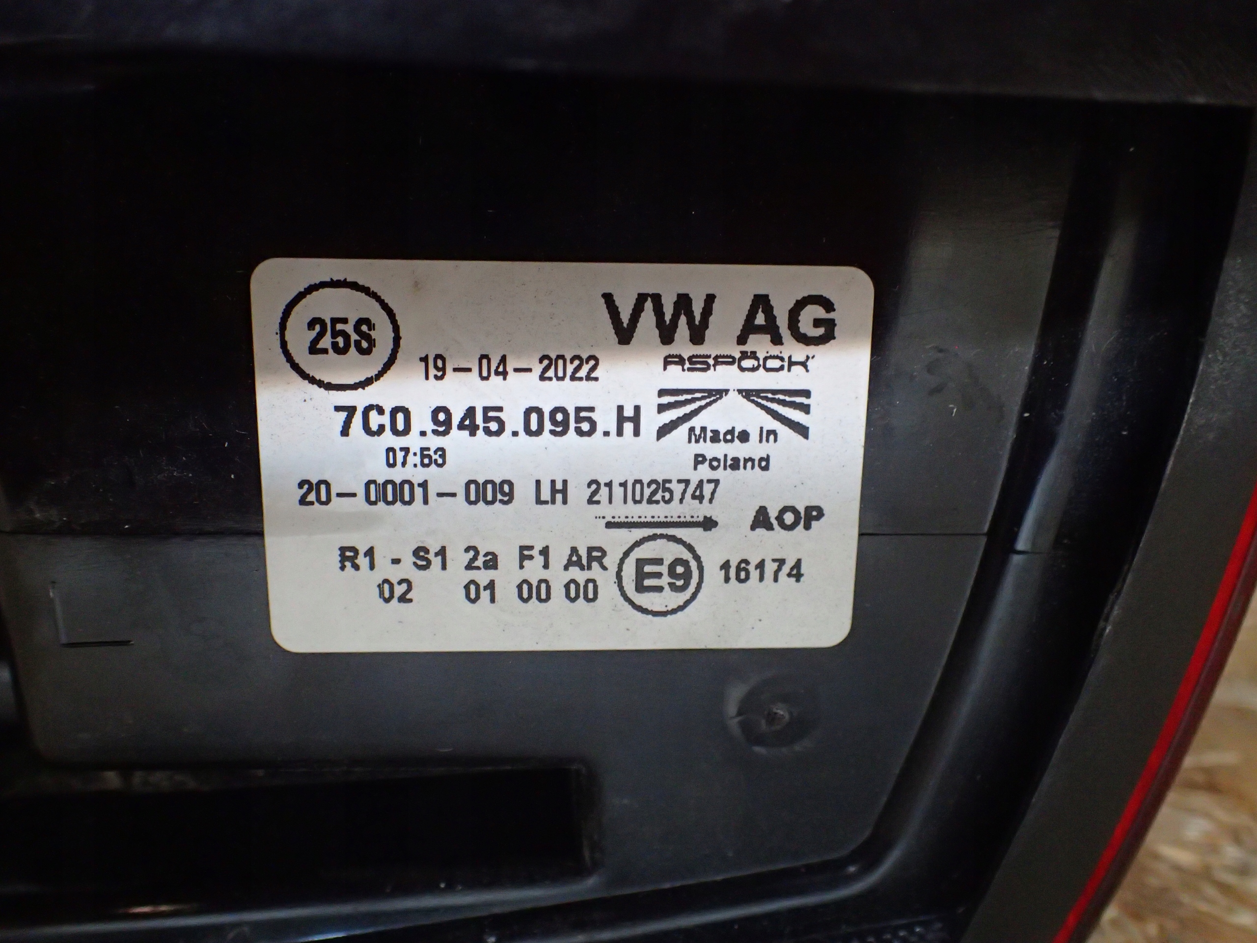 LIGHT REAR PART LEFT VW CRAFTER LED 16- 7C0945095H