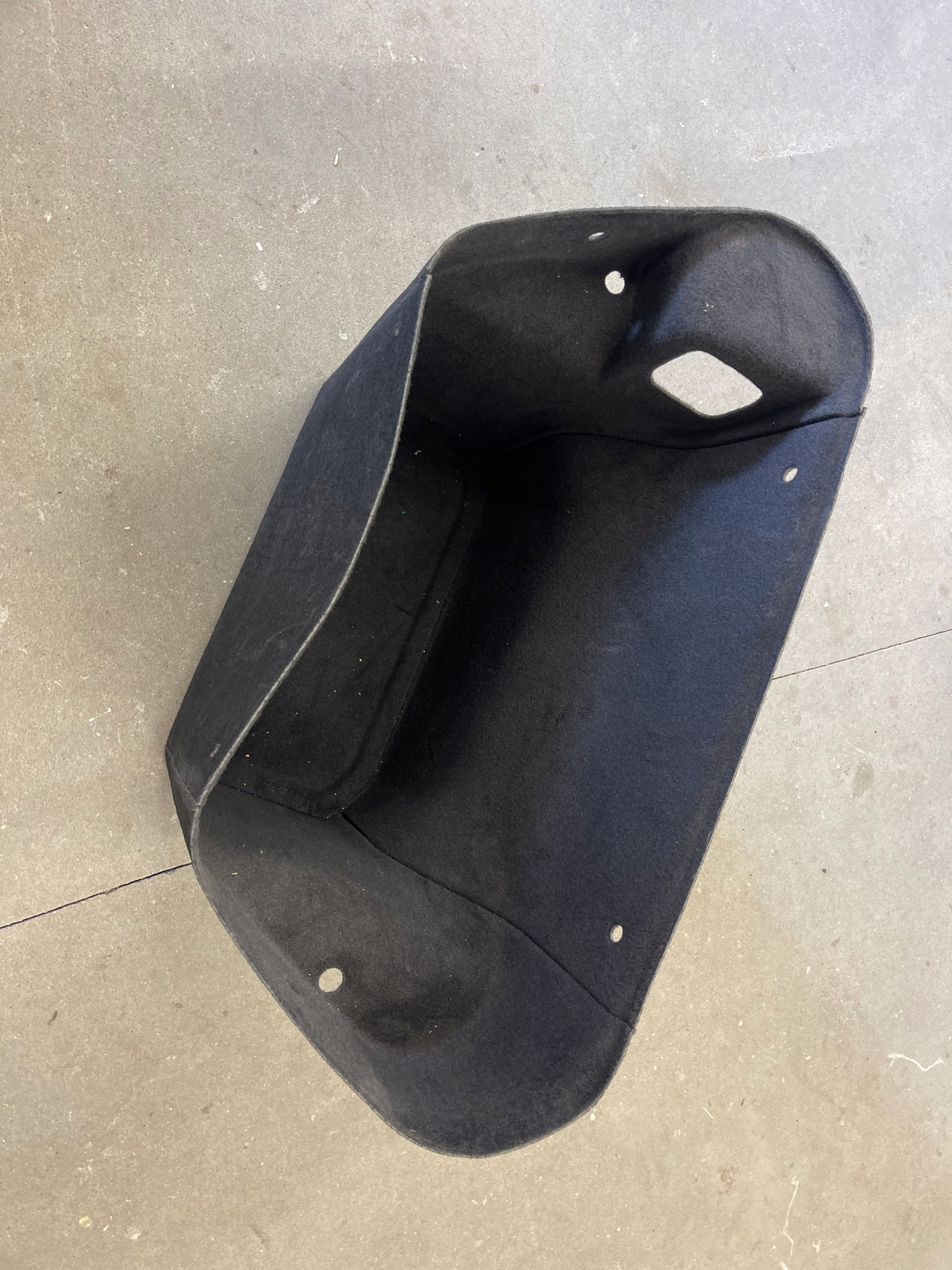 CHEVROLET CORVETTE C8 20+ tapicerka wanny