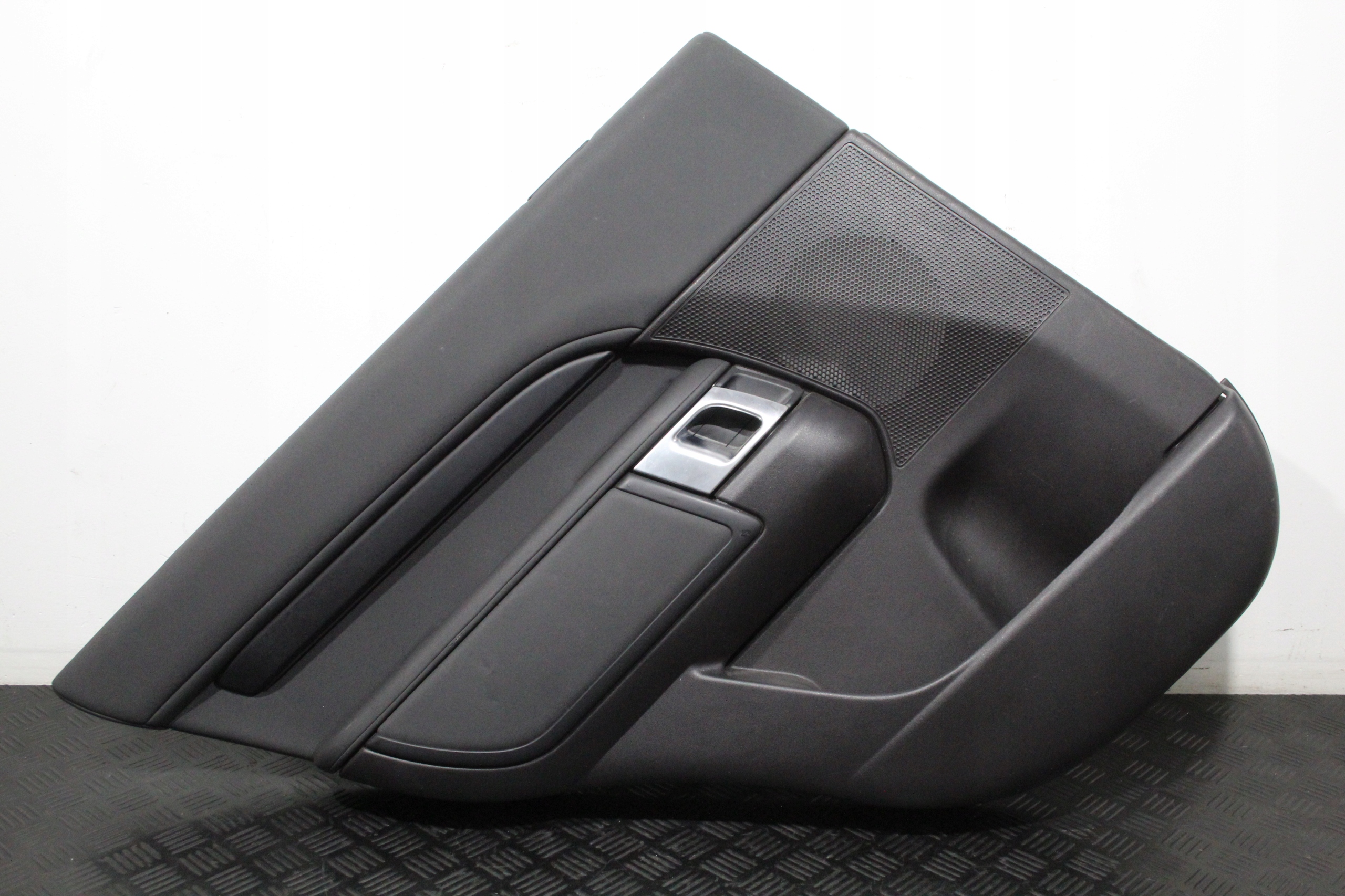 upholstery side door left rear part DISCOVERY V 5 L462