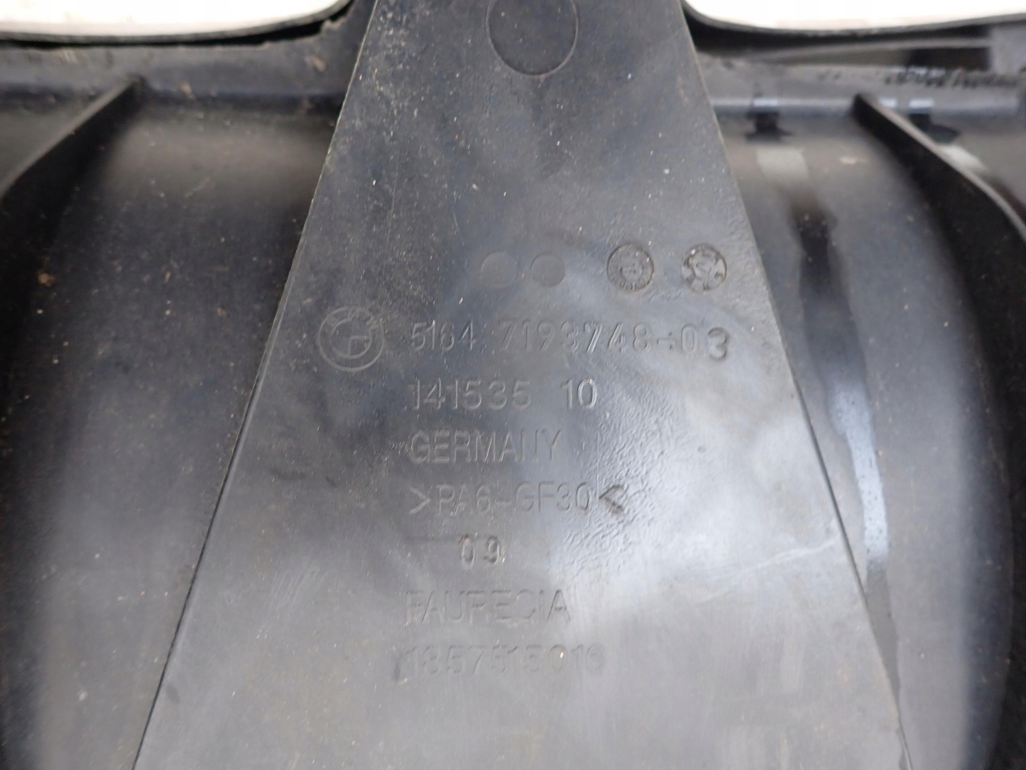 BMW 1 E87 04-11 face avant traverse