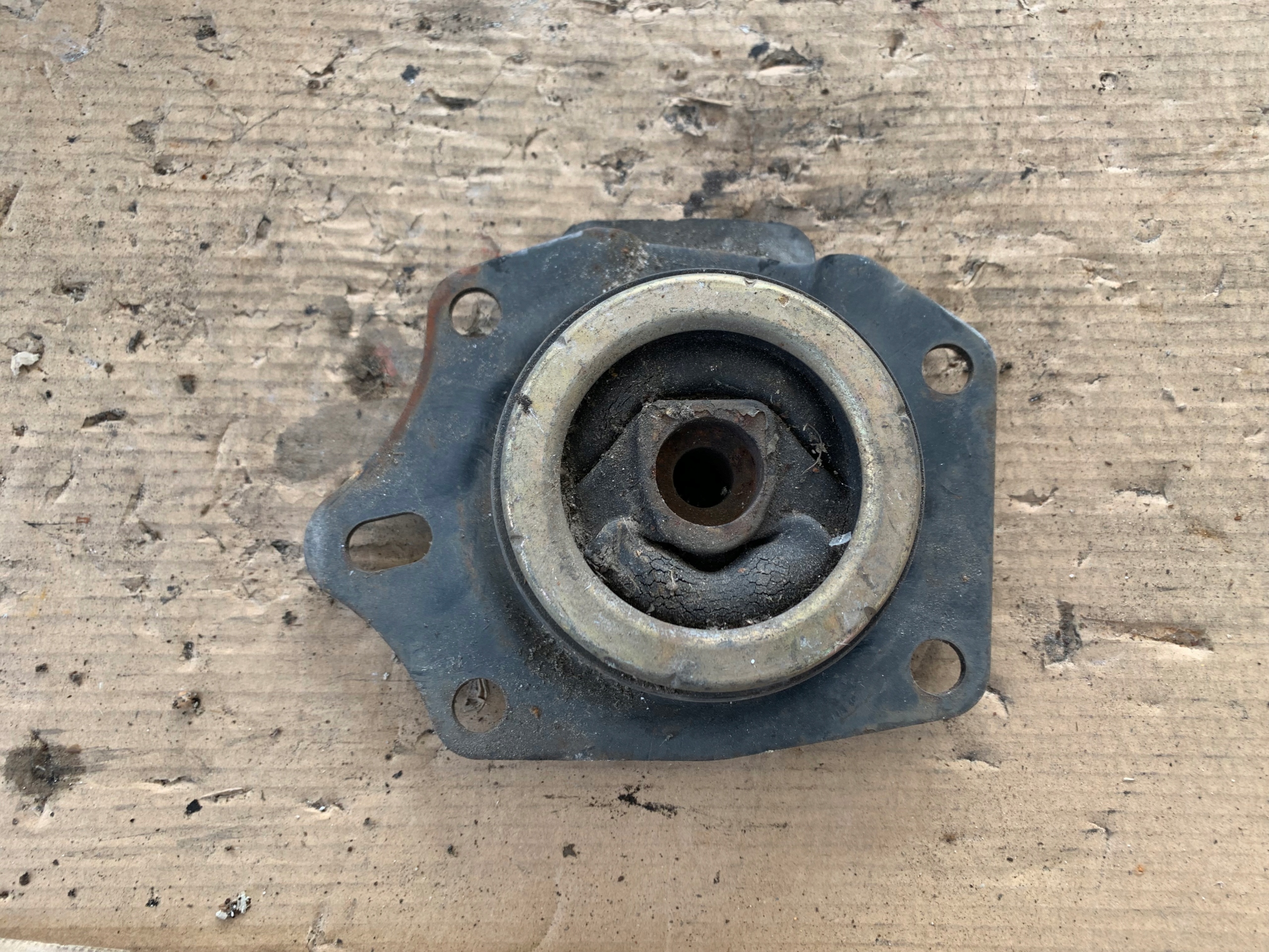 ПОДУШКА КАРОБКИ DODGE НЕОН II 2.04668495ab