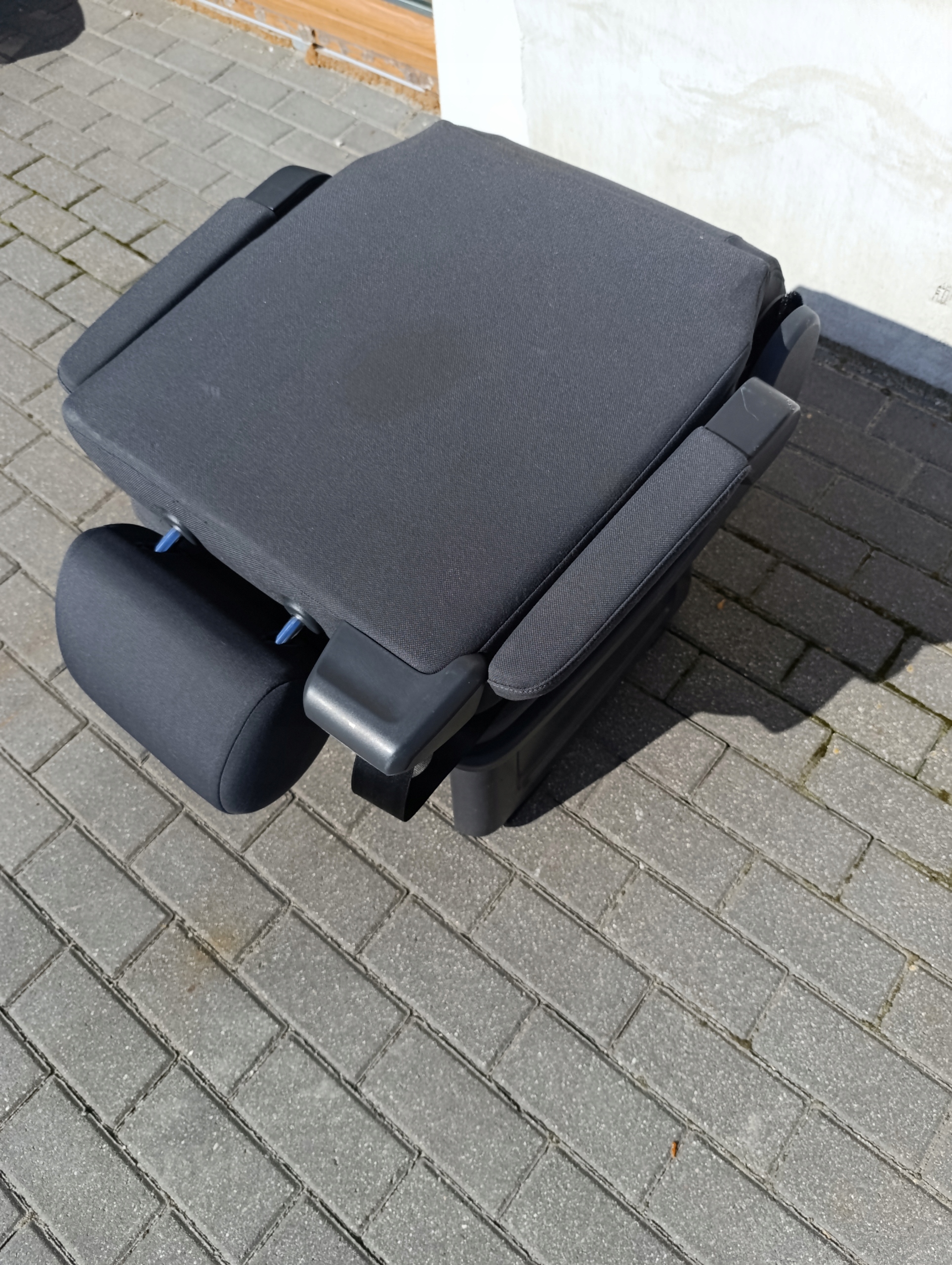 VW T5 T6 MULTIVAN Sitz drehend DRUGI/TRZECI RZAD (schwarzer/ANTRACYT)