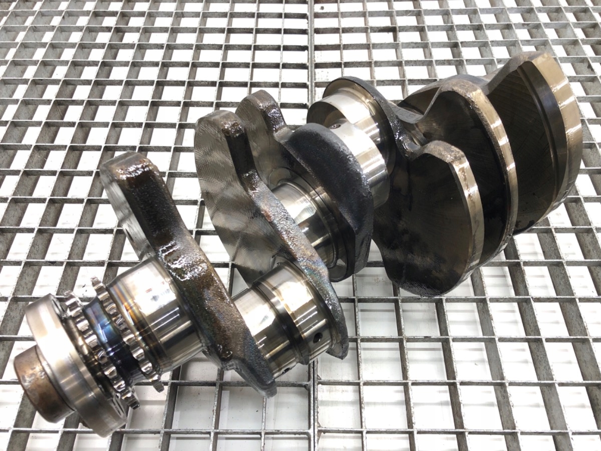 WAŁ KORBOWY AUDI A4 B7 04-08 3.0TDI BKN Stan opakowania oryginalne