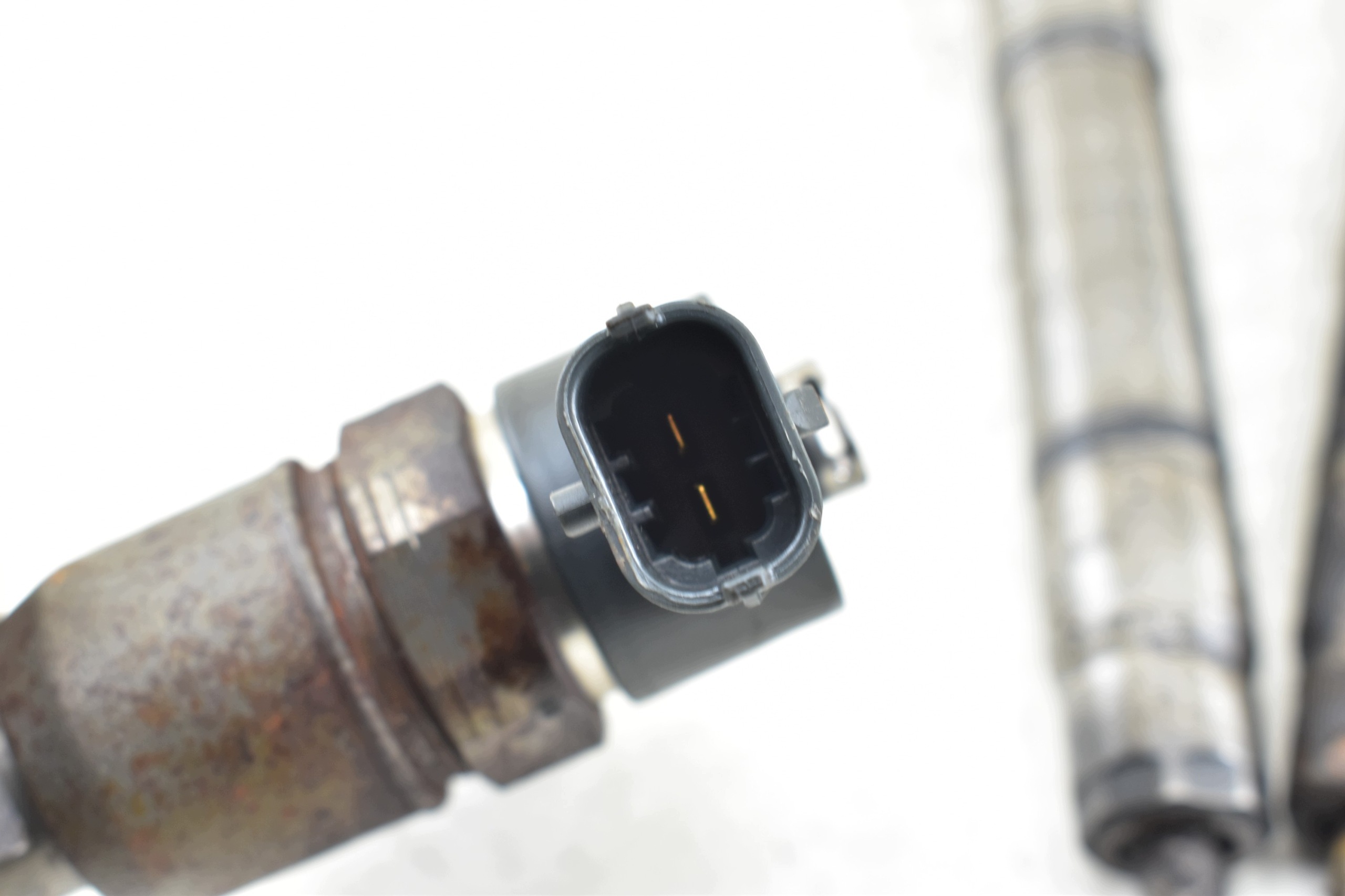 vstřikovač KIA CARENS IV HYUNDAI I40 IX35 1.7 CRDI 33800-2A800 0445110411