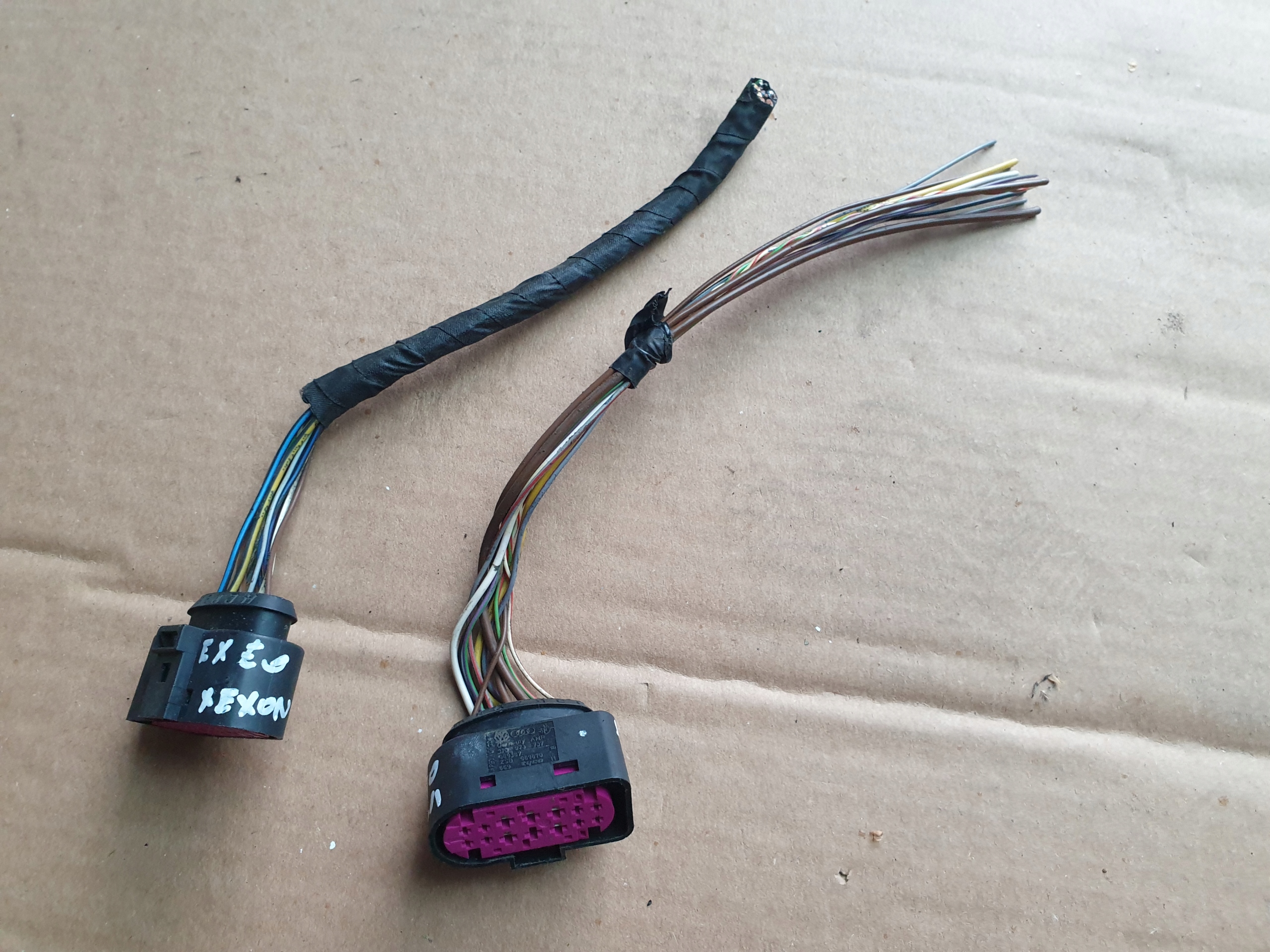 connecting spoiler lights PRZEDNIEJ KOSTKA XENON SEAT EXEO 2009-2013