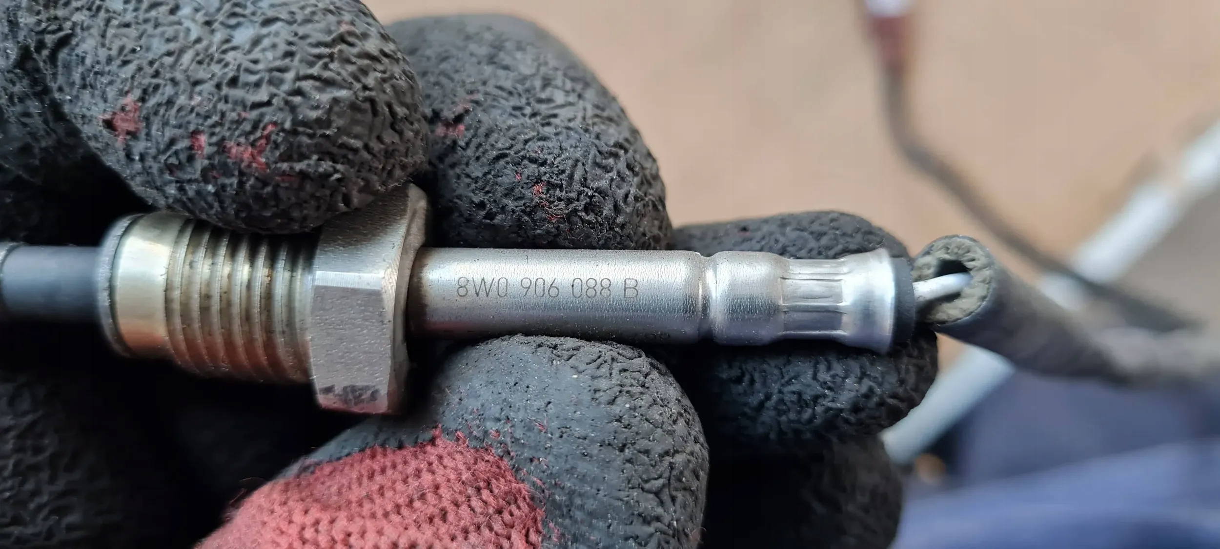 A4 B9 8W SENSOR TEMPERATURY GASE 2.0 TDI 8W0906088B A5 8W Q5 A6
