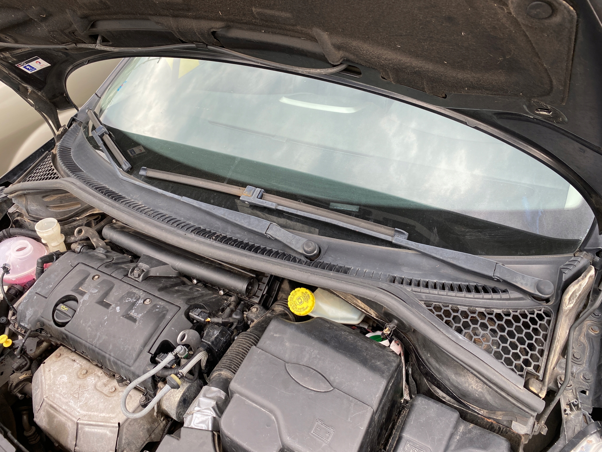 torpedo upper and lower Peugeot 207 SW 06-13