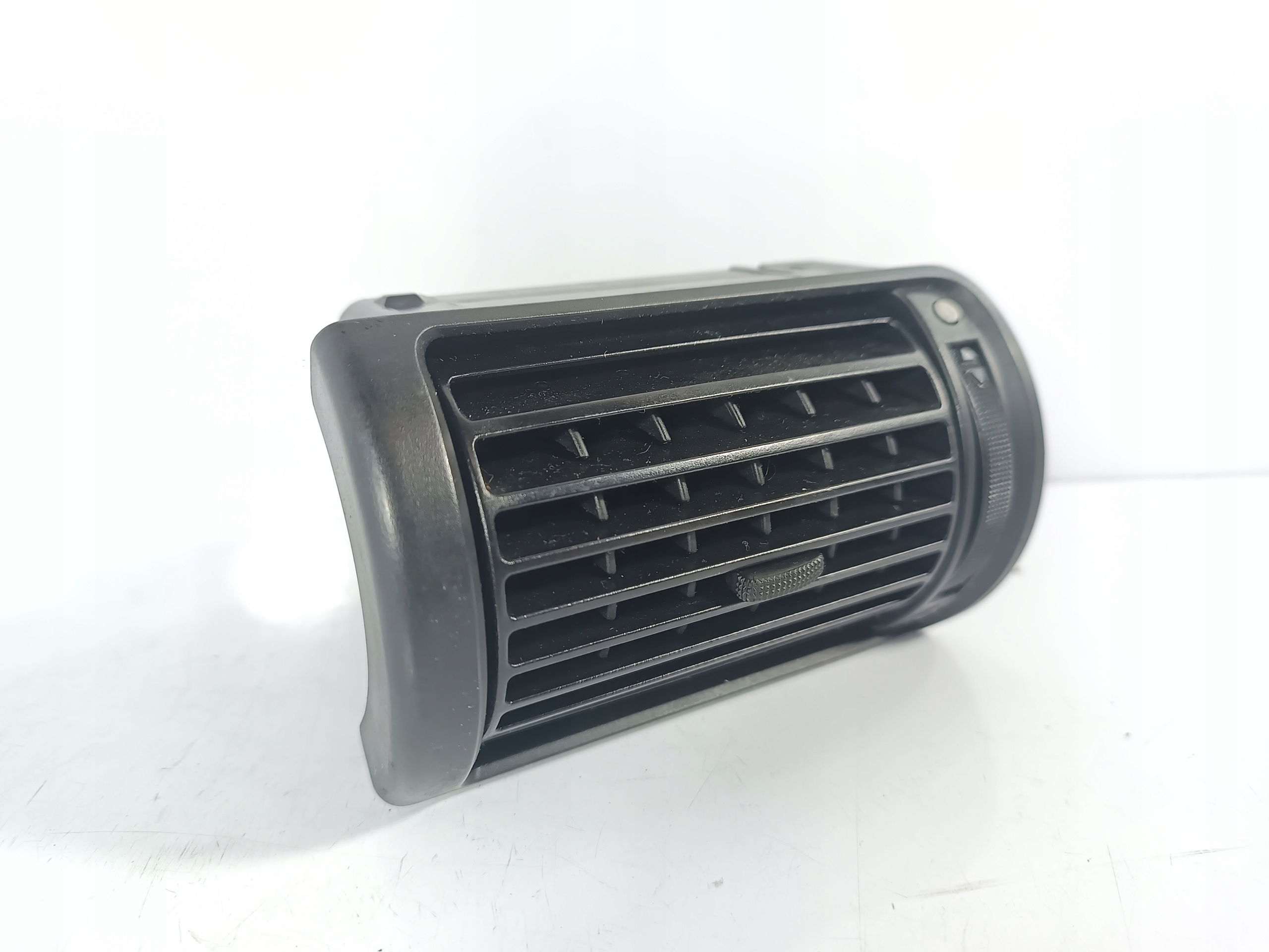 Audi A4 B5 93-01 grid air conditioning devices air right driver´s OE 8D1820902