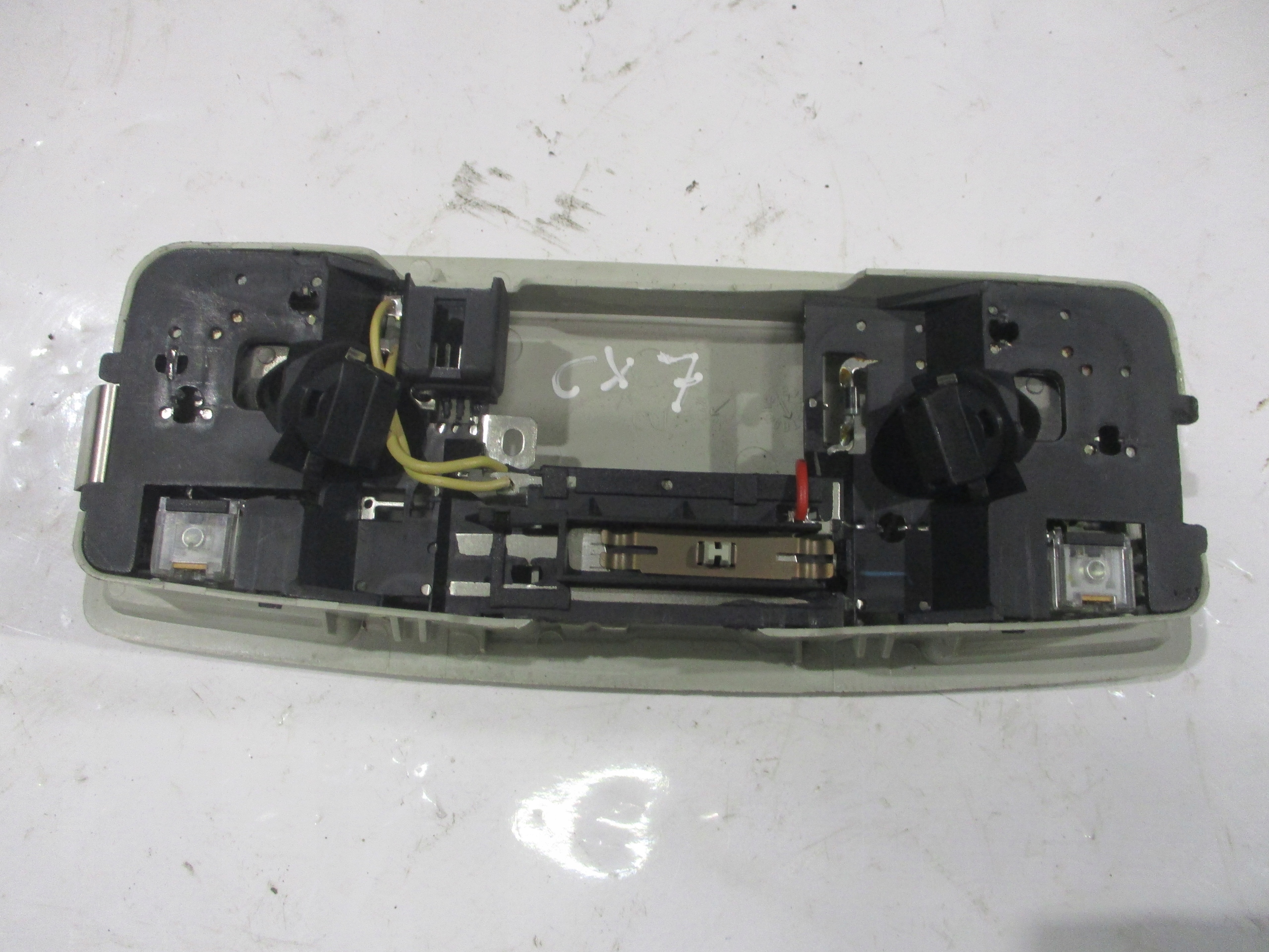 лампочка Обшивка потолка Освещение Кузова mazda CX7