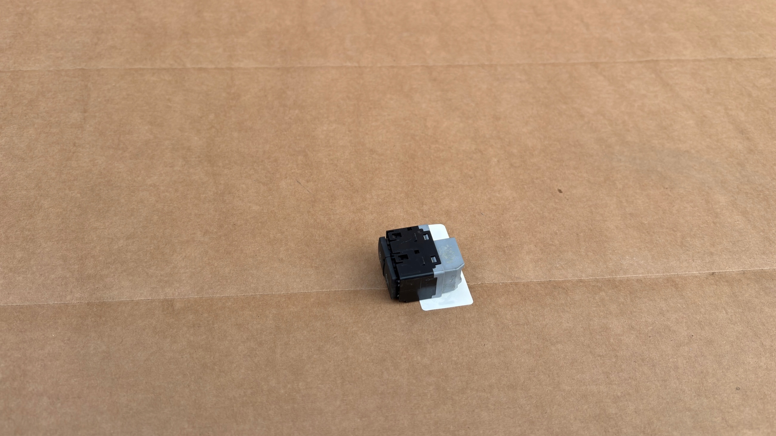 switch circuit breaker switch ALARMU AUDI A8 D3 4E0962109 K72/29NIK