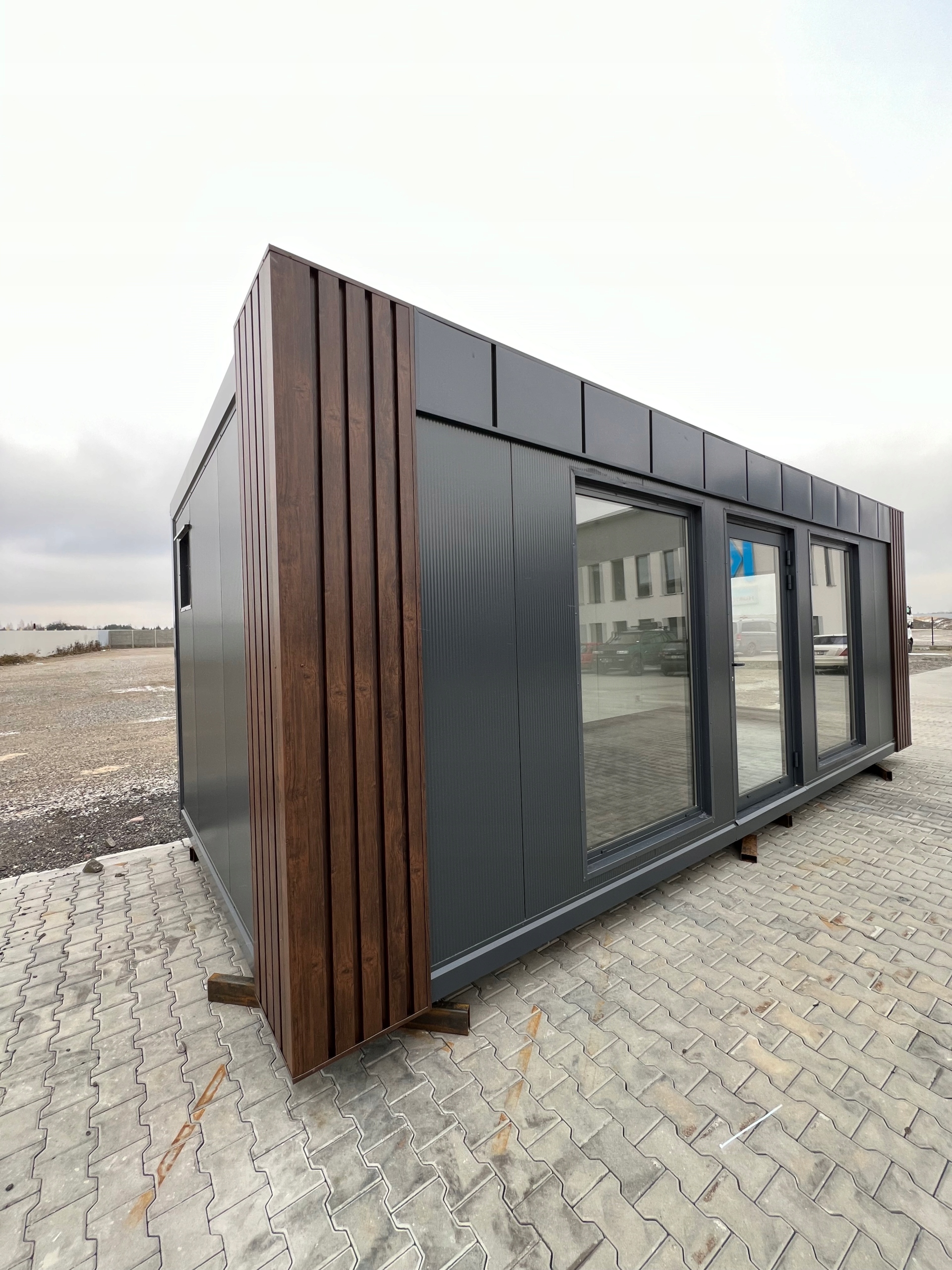 Kontener handlowy pawilon biurowy usługowy 8x3