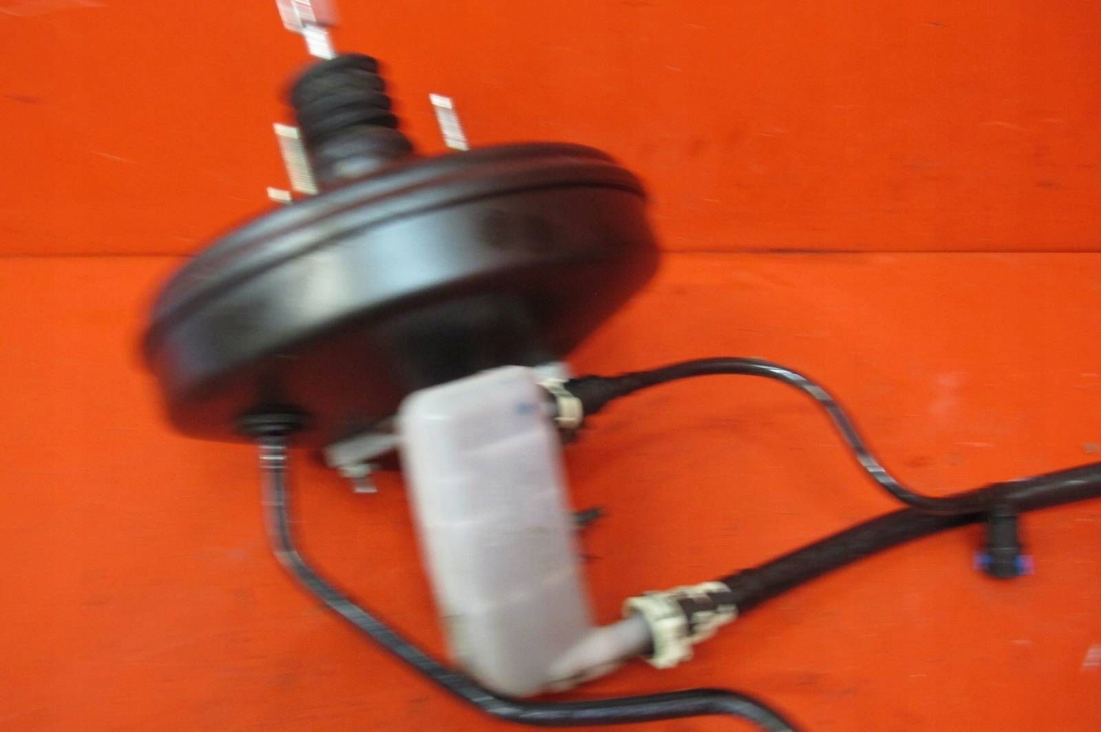 FORD TOURNEO COURIER 14- Servo bremsen Pumpe Behälter