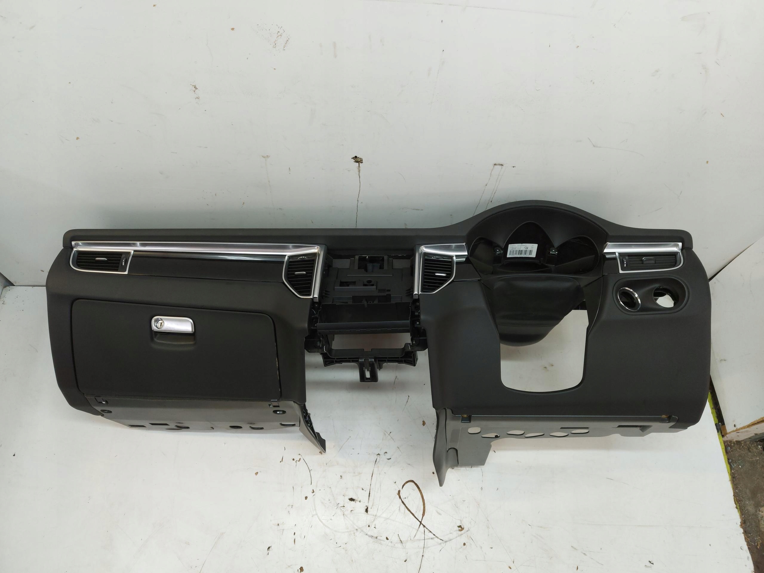 PORSCHE MACAN 95B cockpit dashboard instrument panel UK