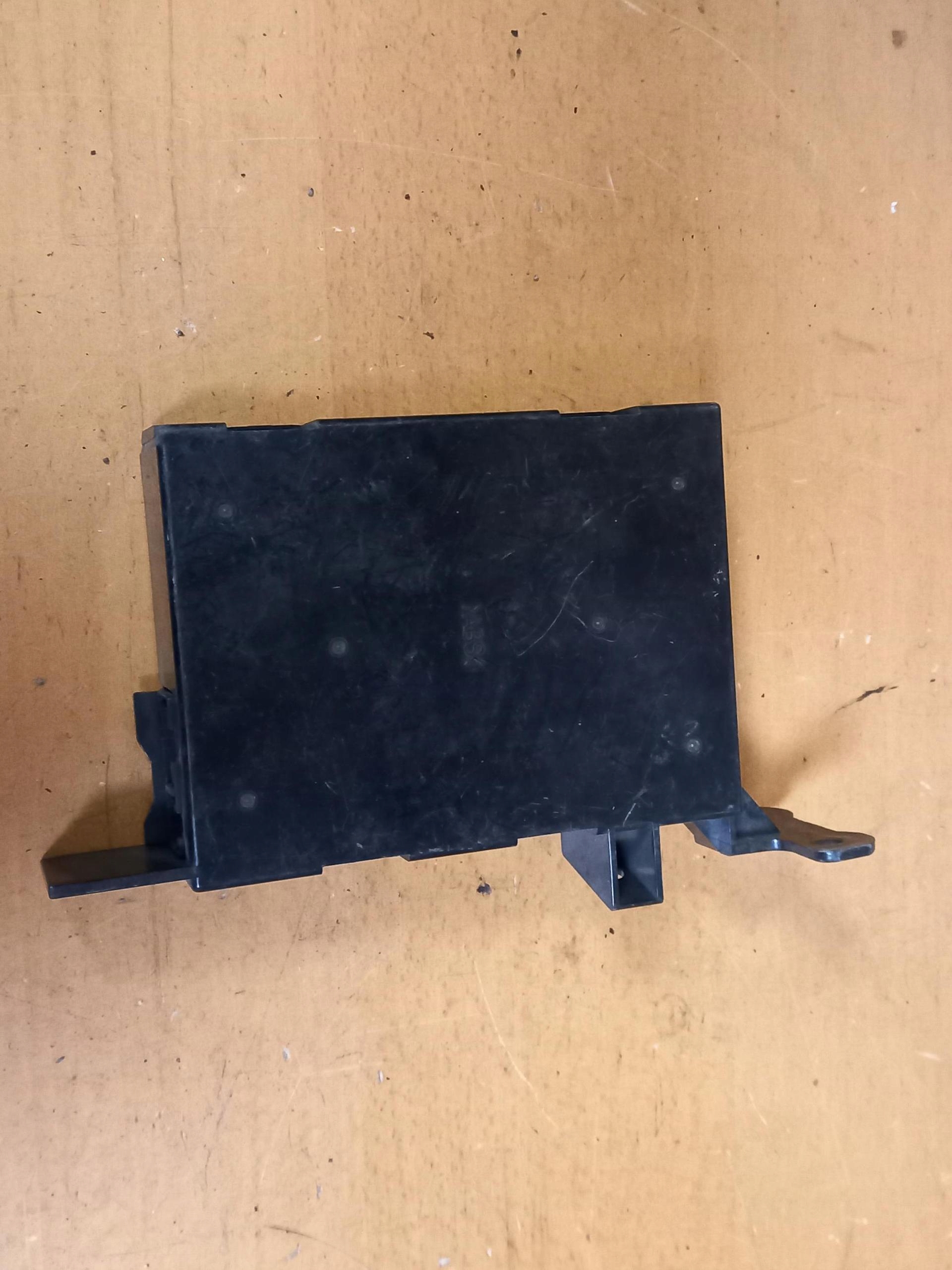 module control unit UCE RENAULT ESPACE III A81001300 96-02