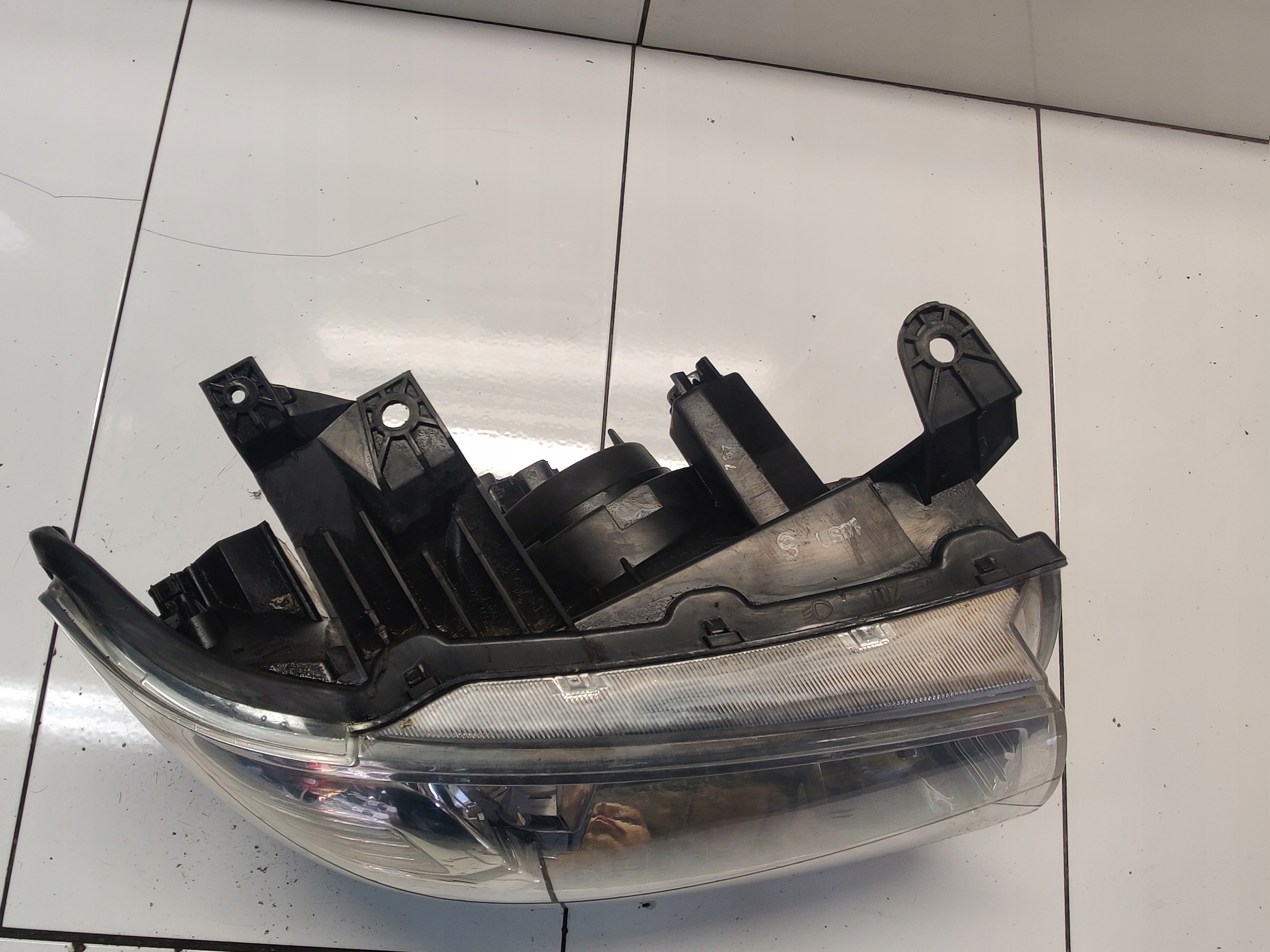 FORD RANGER IV light left left front front UR87-51030 UK ANGLIA