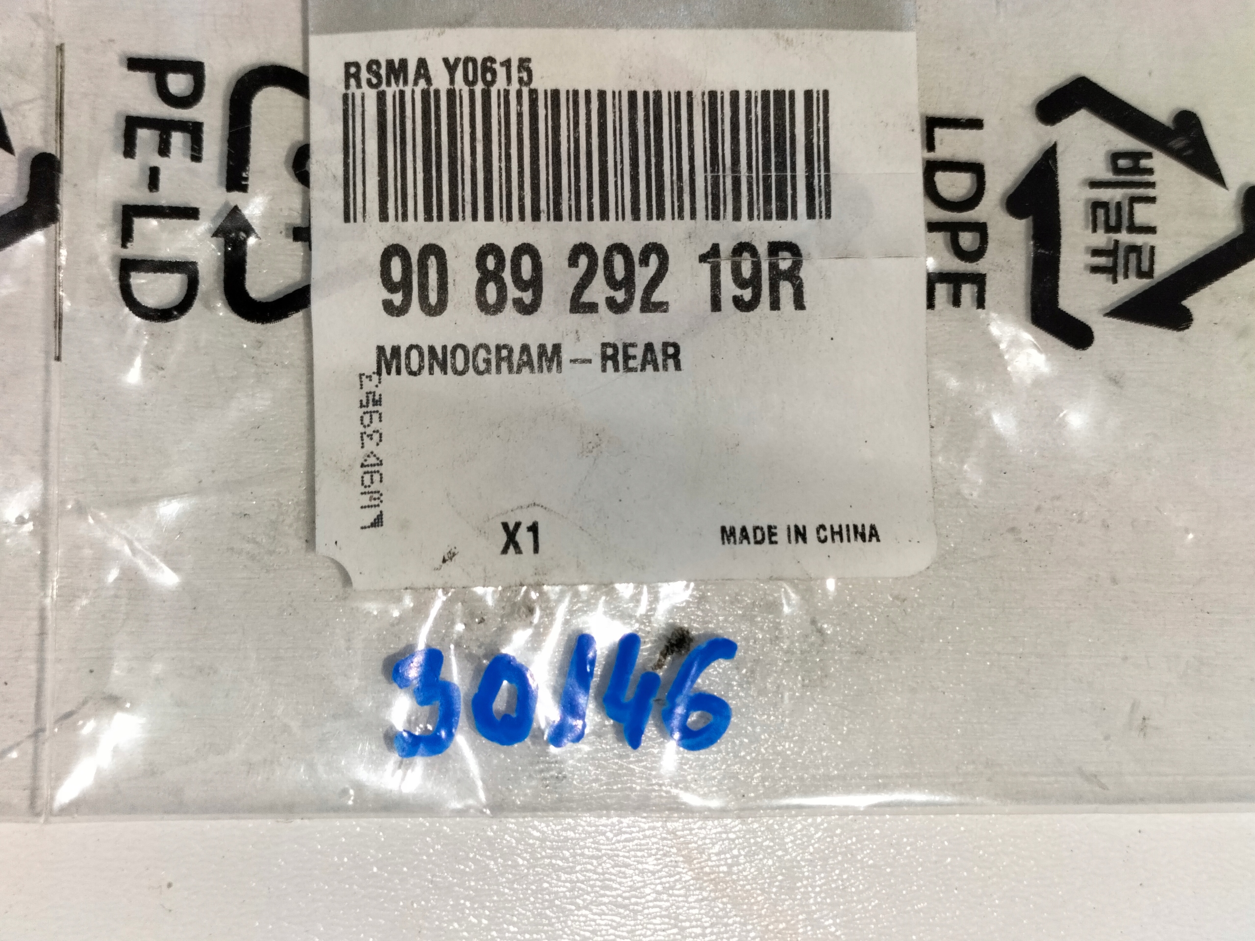 logo napis emblemat rear part RENAULT ZOE