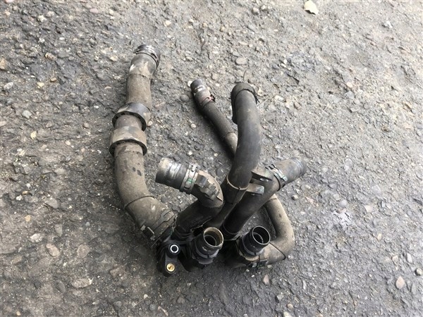 ZAWÓR WODY RANGE ROVER SPORT L320 3.6 D DIESEL 6H4Q121144CC