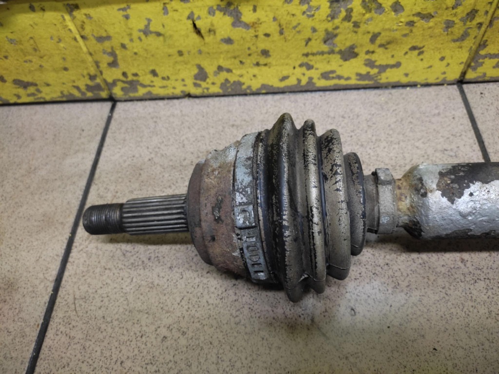 VW GOLF II 1.6 D semi-axis right front