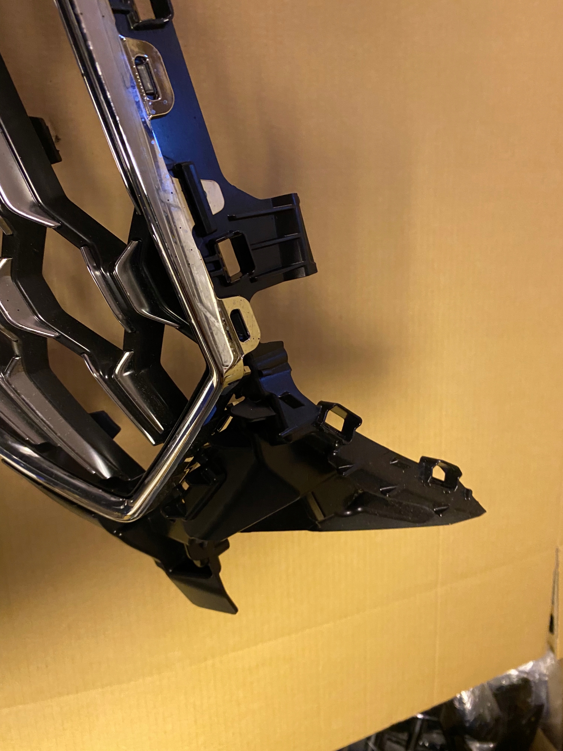 Audi 8S0 Kühlergrill FRONTGRILL Kühlergitter 8S0853651J - Thumbnail 4