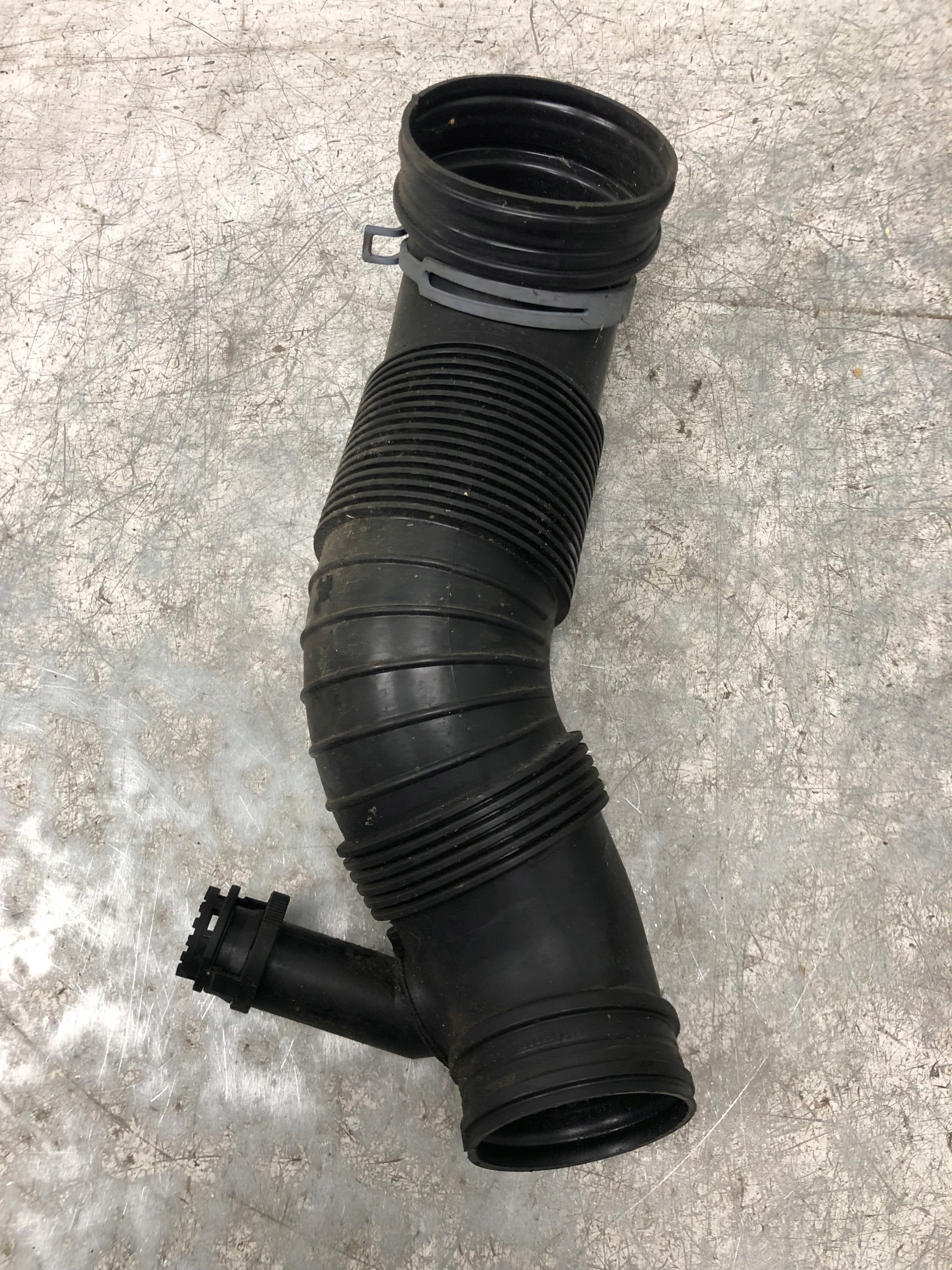 pipe air hose VW TIGUAN 5N0129658