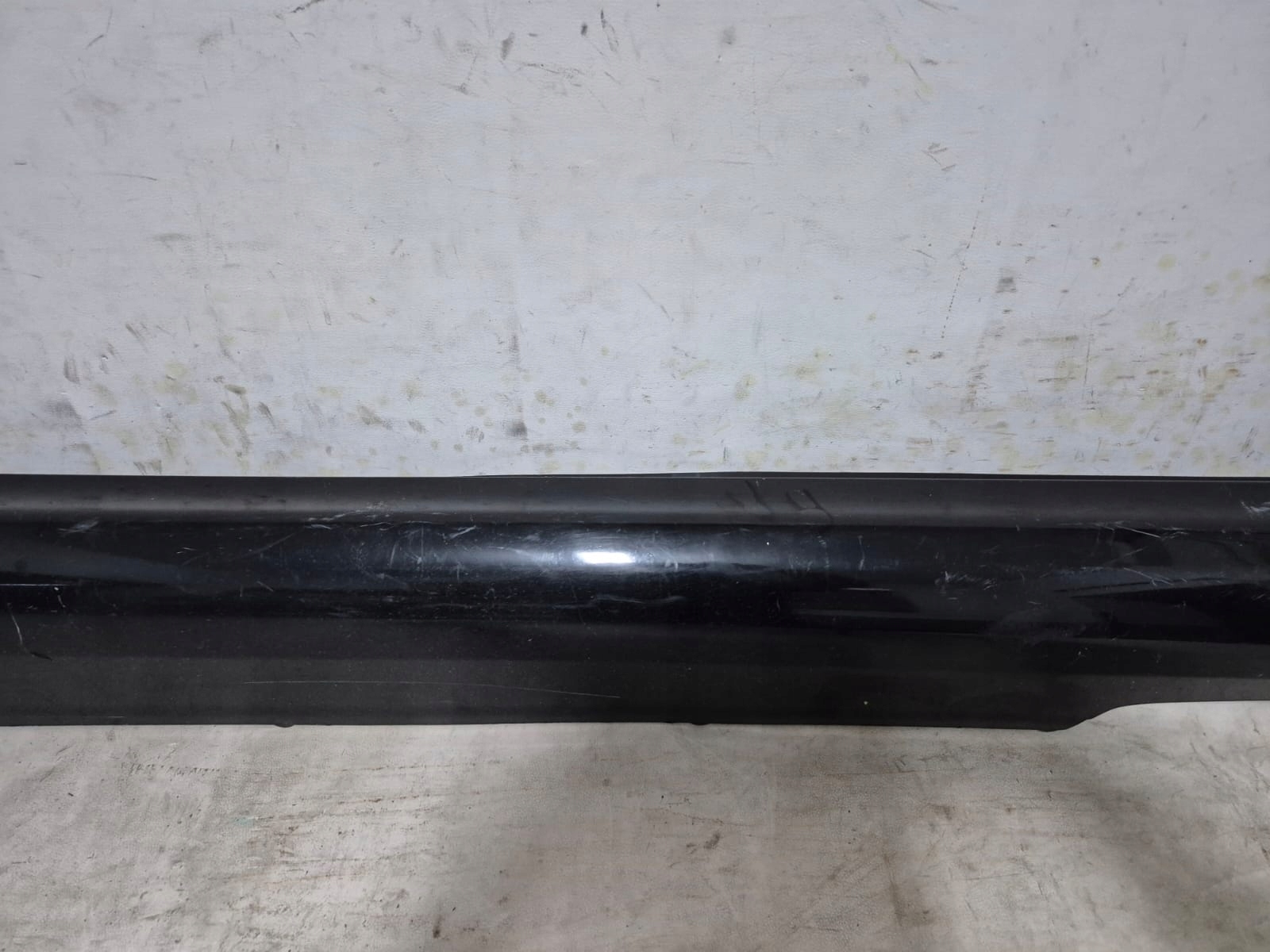 VOLVO XC60 and 1 LIFT 13-17 threshold left moulding threshold left