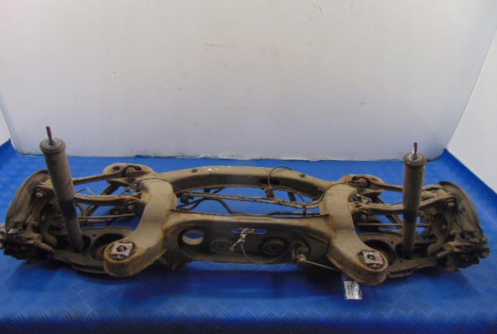 MERCEDES C KLASA W203 TYLNA BELKA