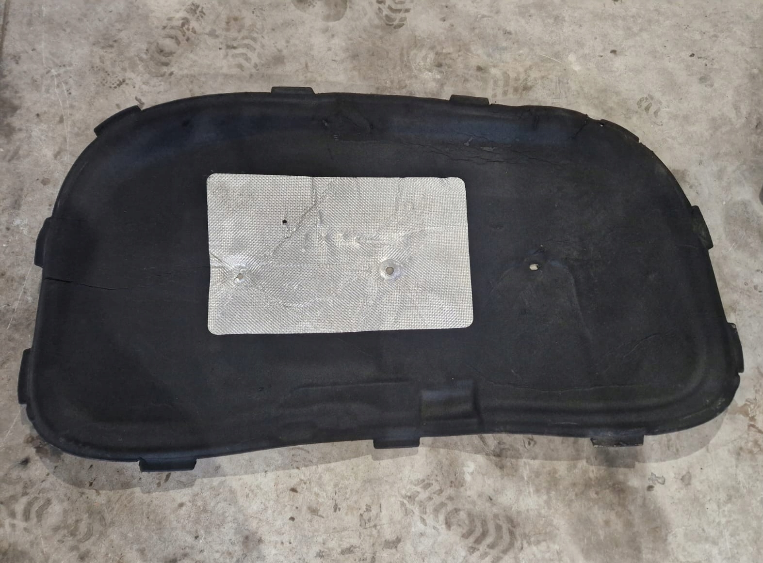 OPEL INSIGNIA B WYGŁUSZENIE MASKI