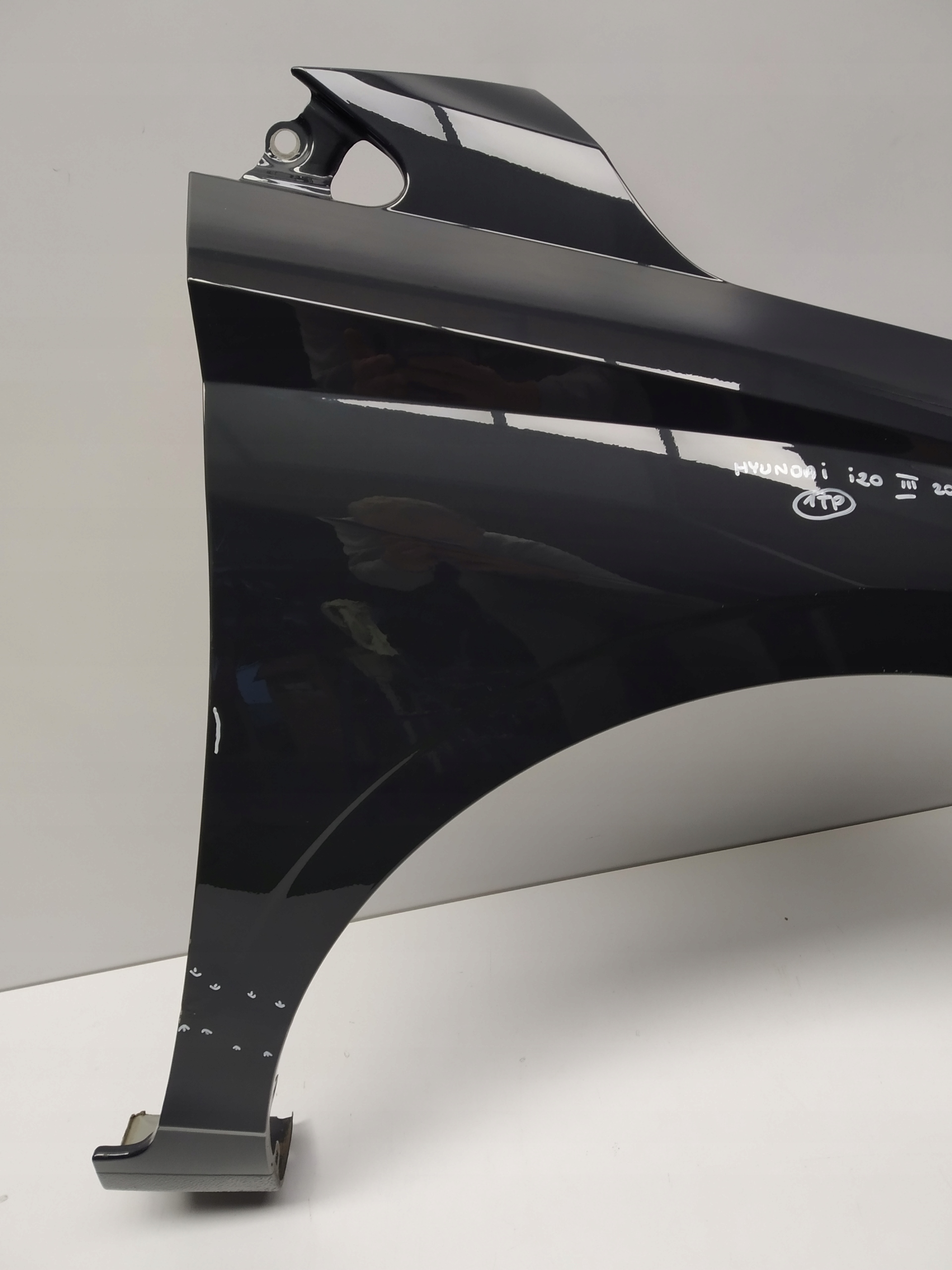 2020r- Hyundai i20 III 3 fender front right original grey