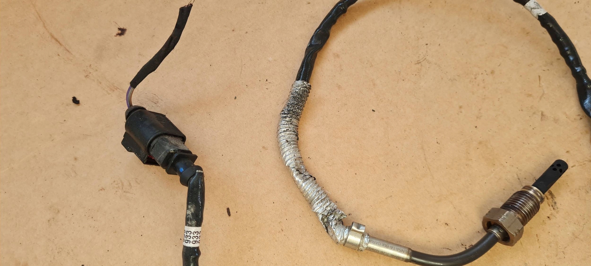A4 B9 8W Sensor TEMPERATURY Gase 2.0 TDI 04L906088EQ A5 8W Q5 80A A6
