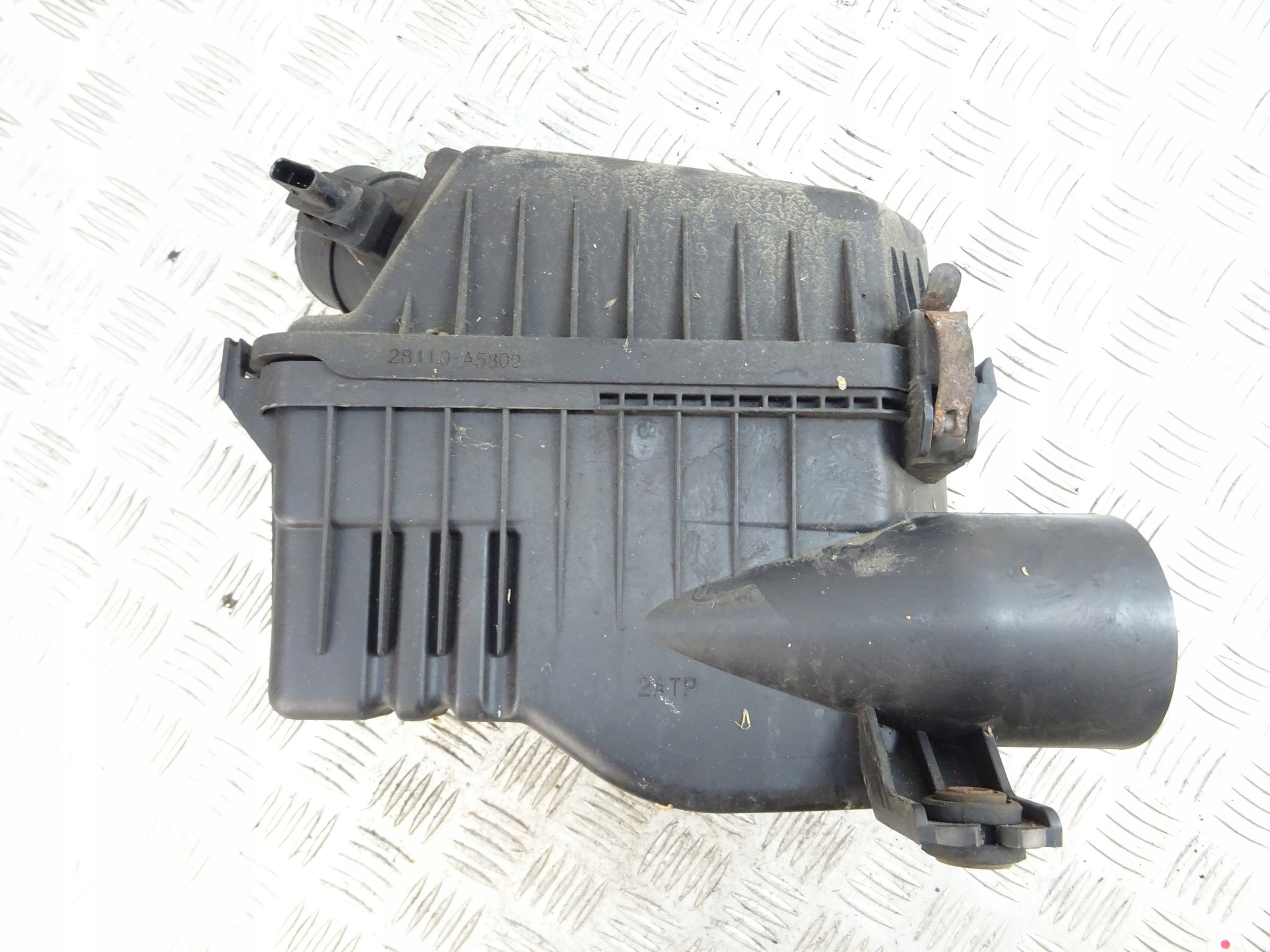 HYUNDAI I30 II air filter housing 28110-A5800 1.6 CRDI