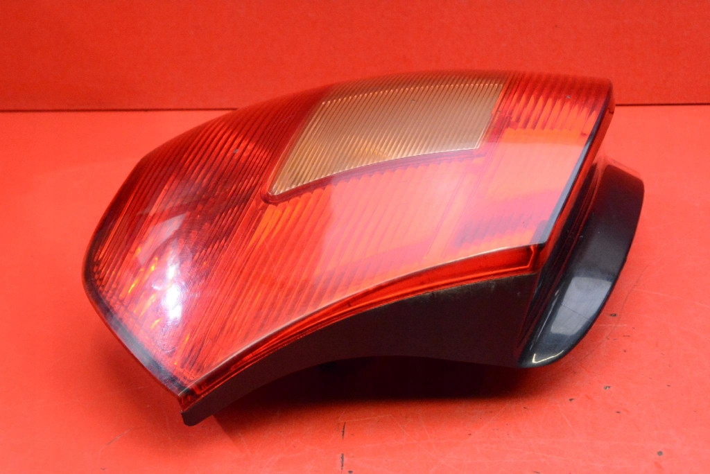 light right rear part rear 02-51 TOYOTA COROLLA E12 5D HB 00-08