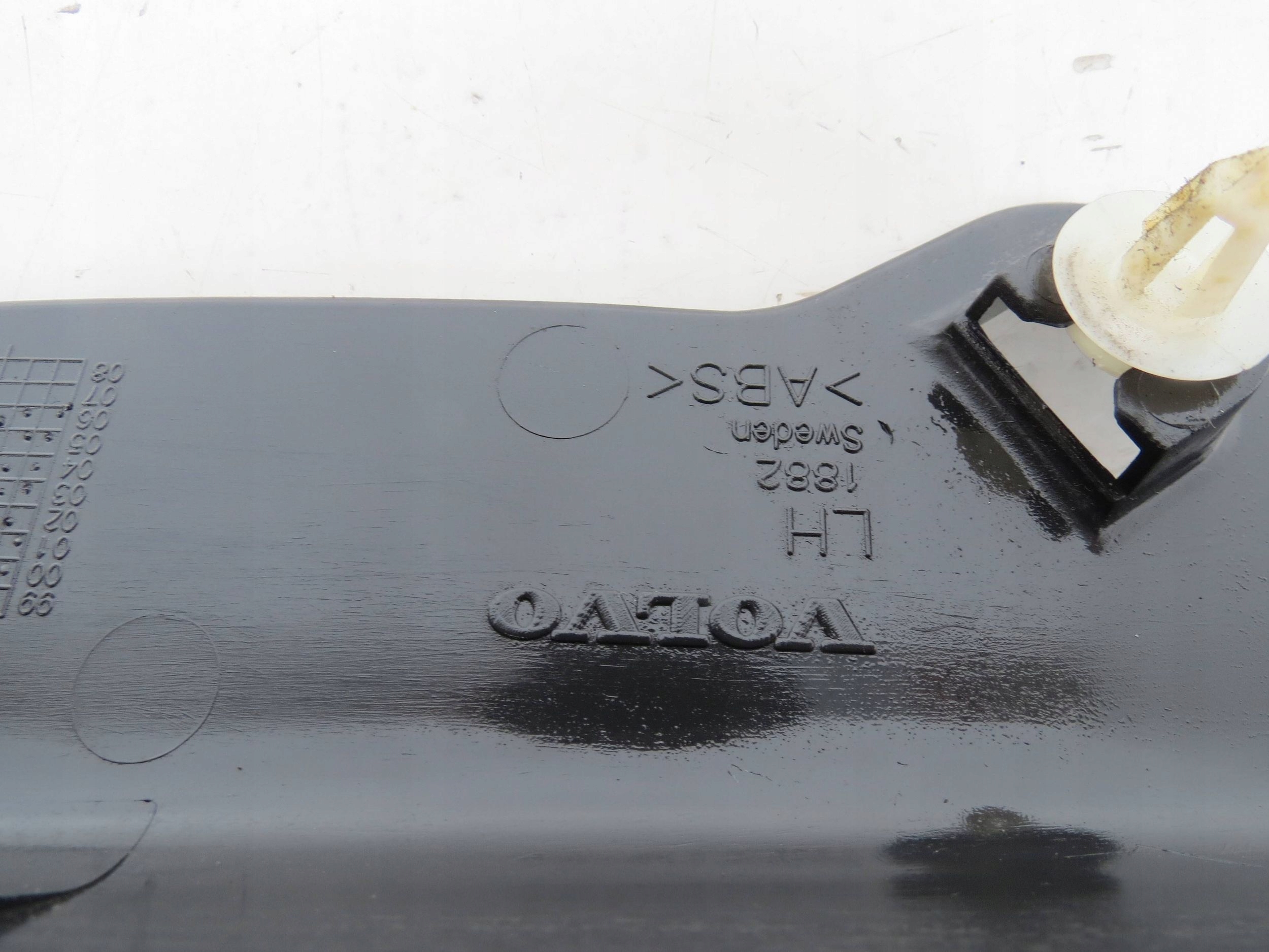 cover SLUPKA C left VOLVO XC70 II AWD 2.4D 185KM 2000-2007r