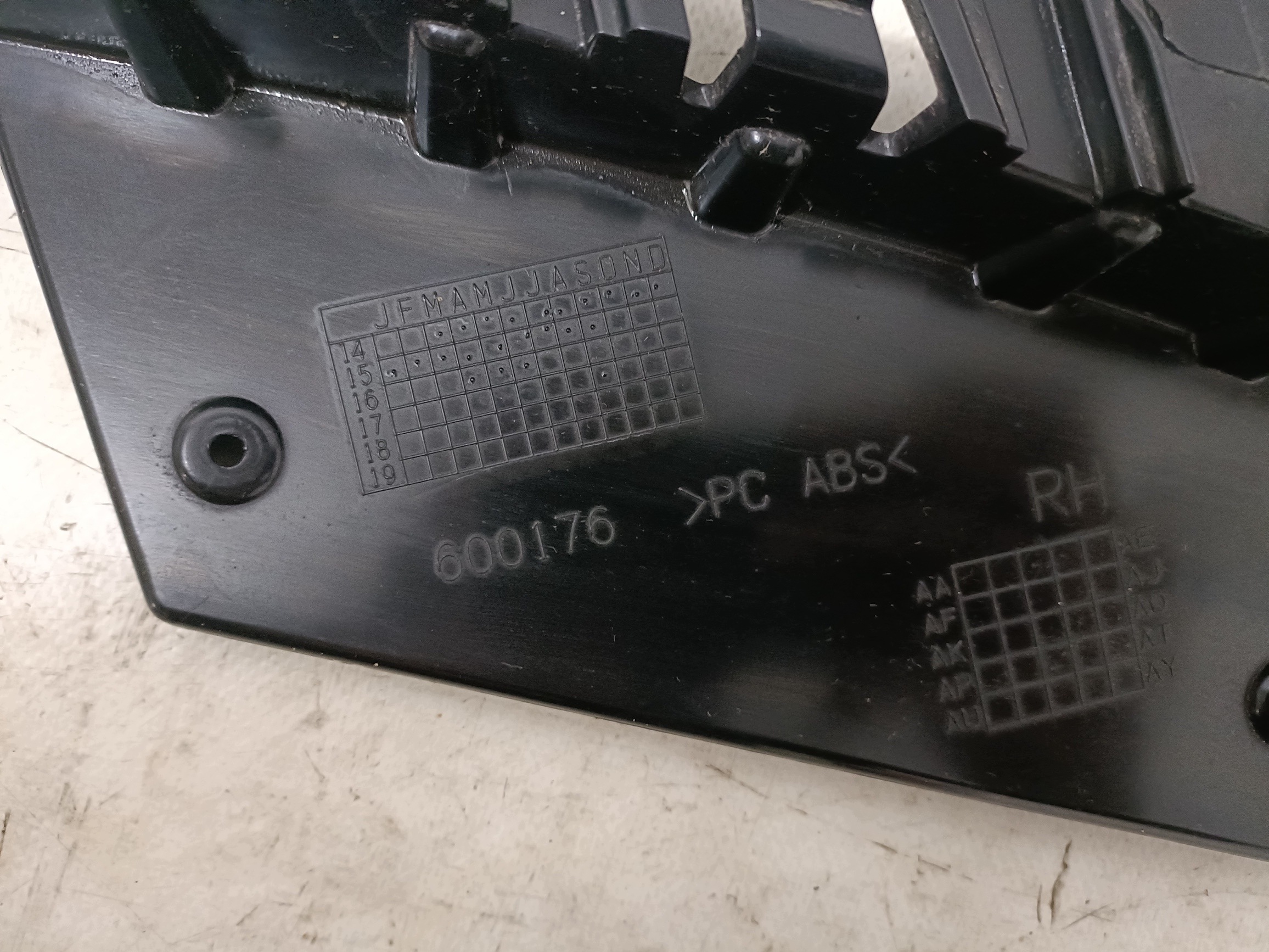DODGE CHARGER 2019- holder support lights PRZEDNIEJ right front 600176