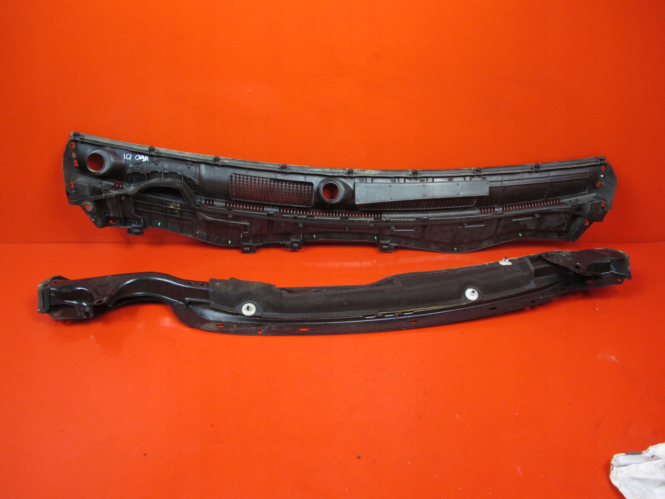 TOYOTA IQ 09- torpedo upper lower KOMPLET