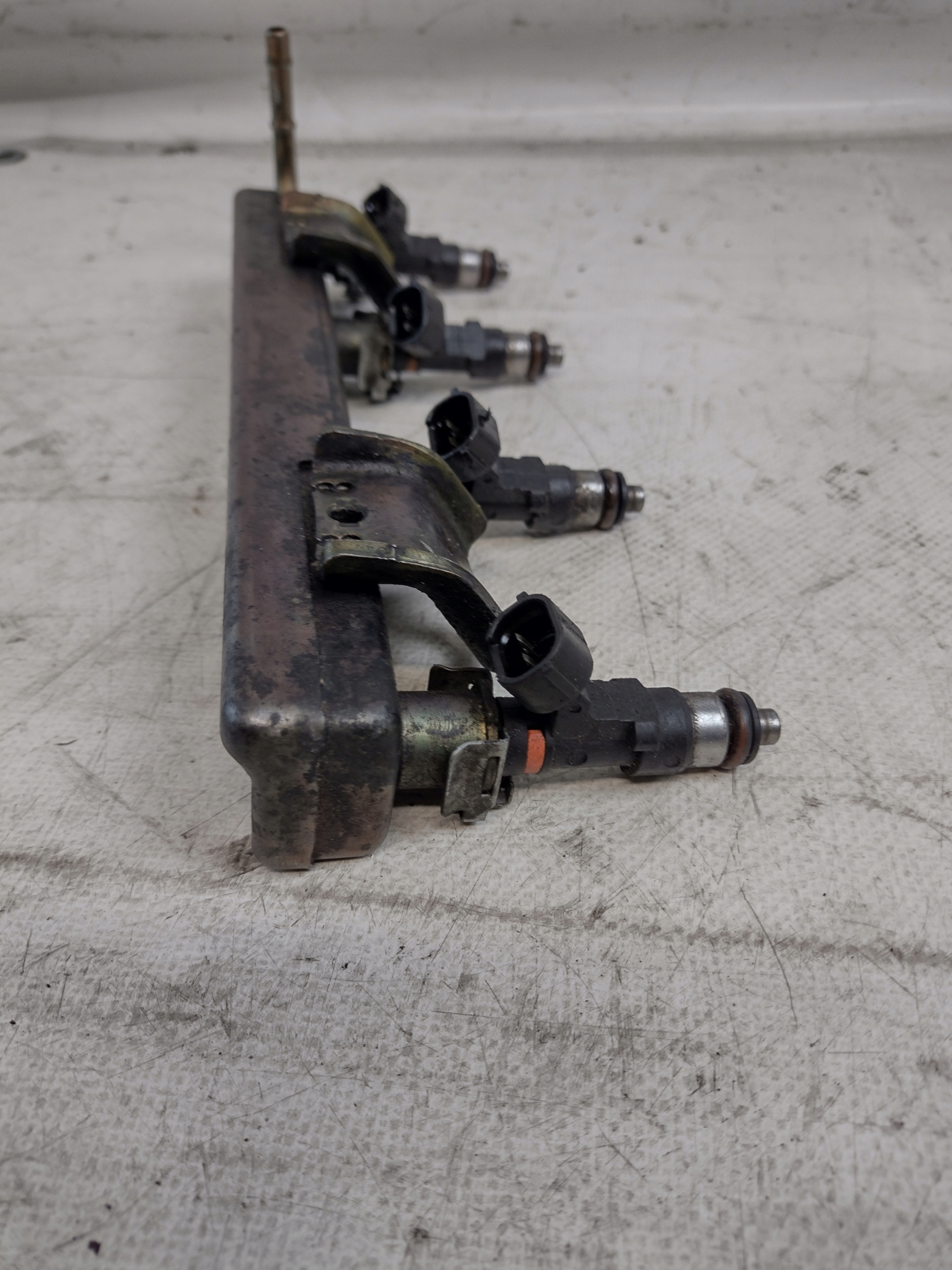 Rampe injection Nissan Micra K12 1,2B