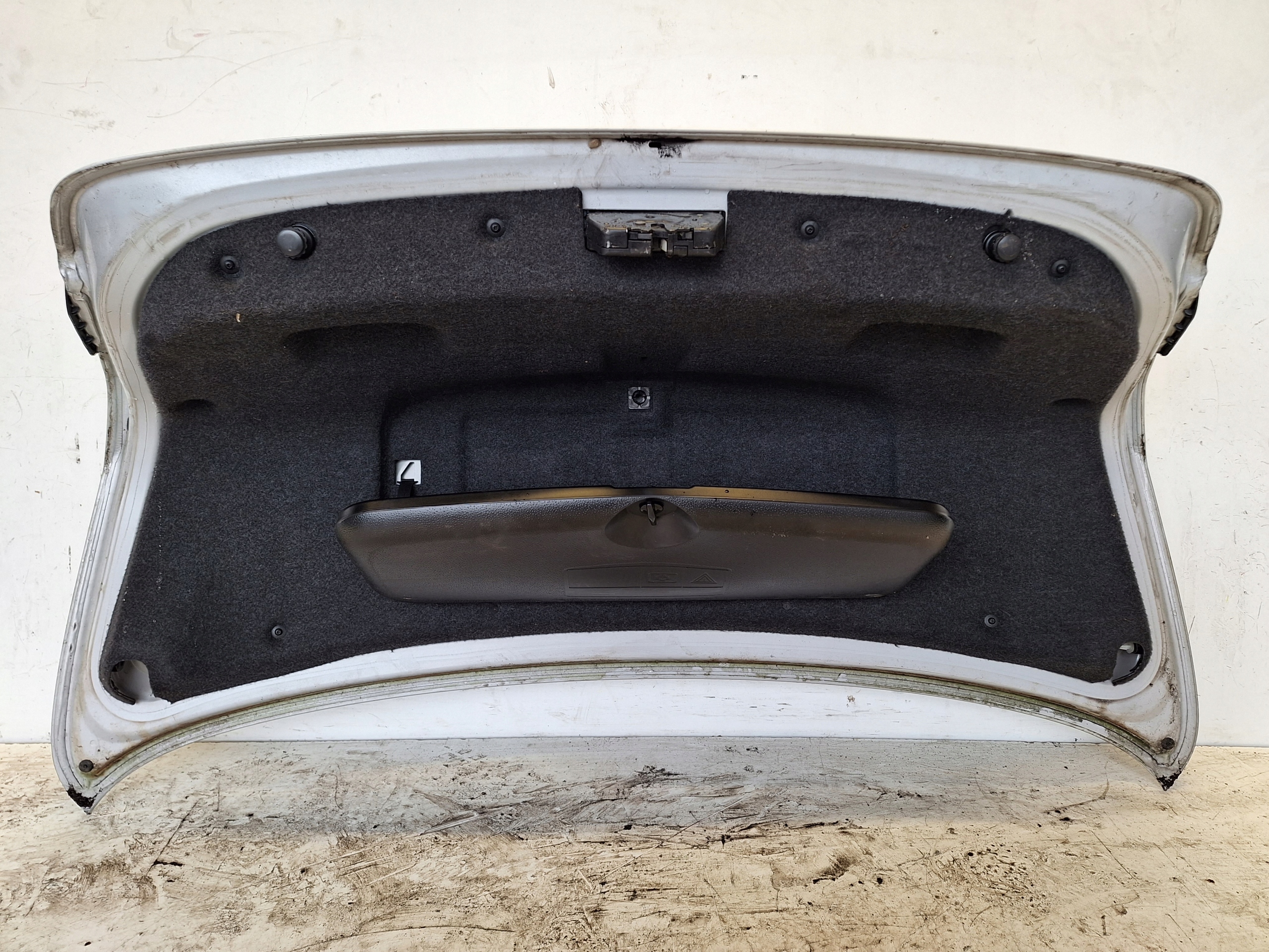 BMW 5 F10 10-17 boot door