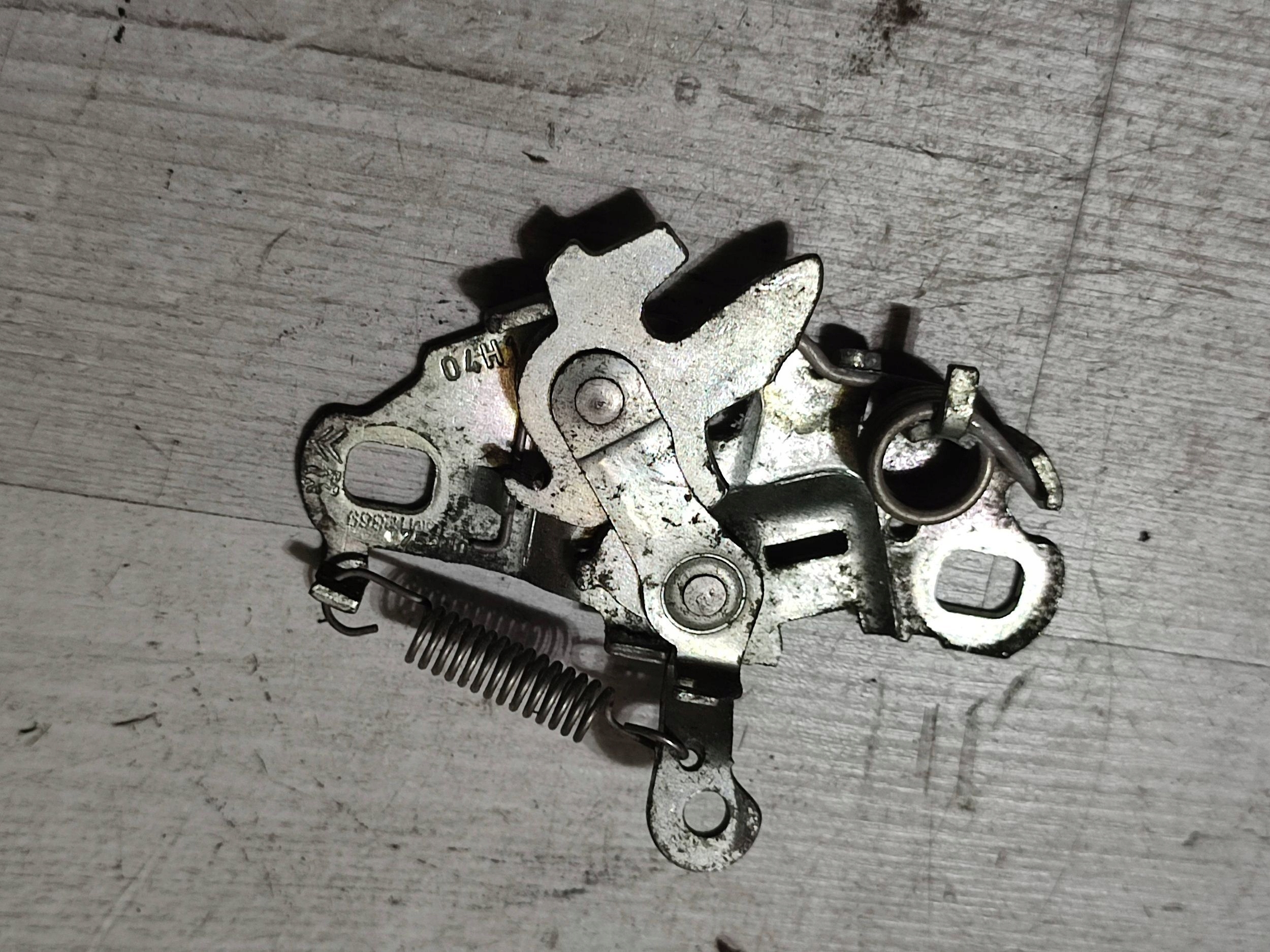 Peugeot 2008 and 2018 lock pokrywy bonnets