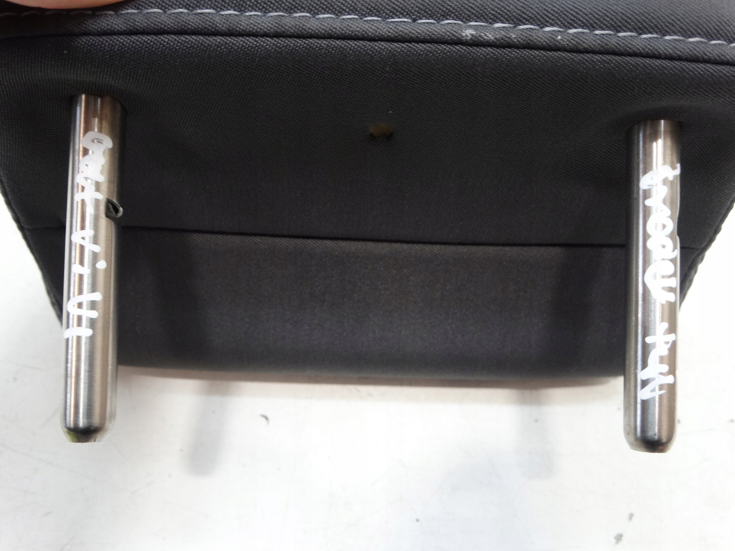 rest central KANAPY rear part VOLKSWAGEN GOLF V VI