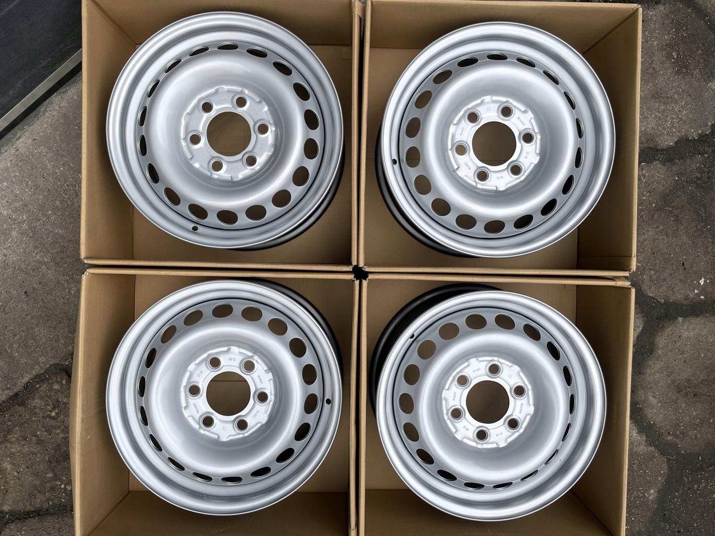 Felgi stalowe 16cali Mercedes Sprinter Vw Crafter Rims manufacturer Magneto Wheels