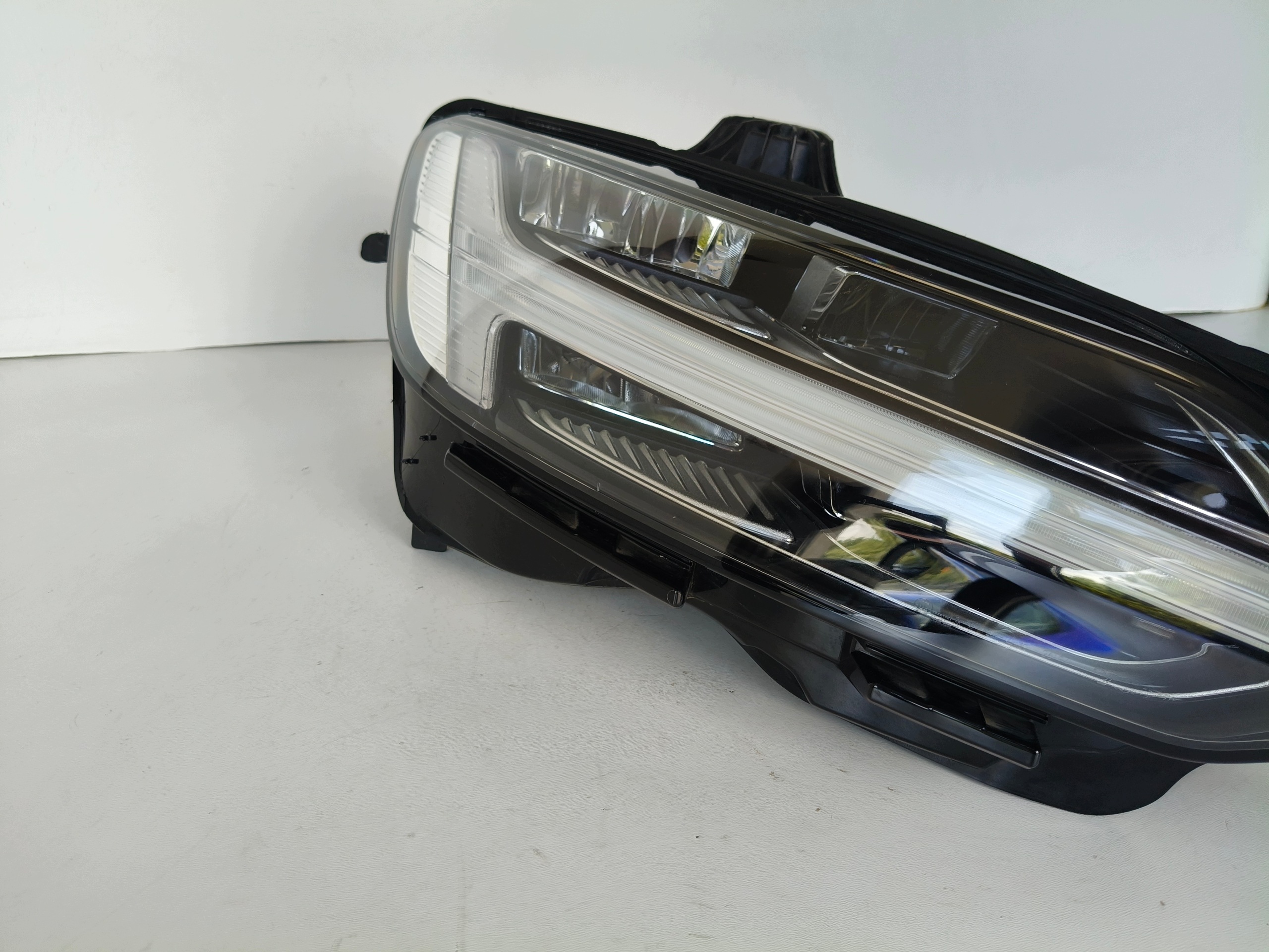light right REFLEKTOR VOLVO V60 II S60 III 18- FULL LED ACTIVE HIGH BEAM