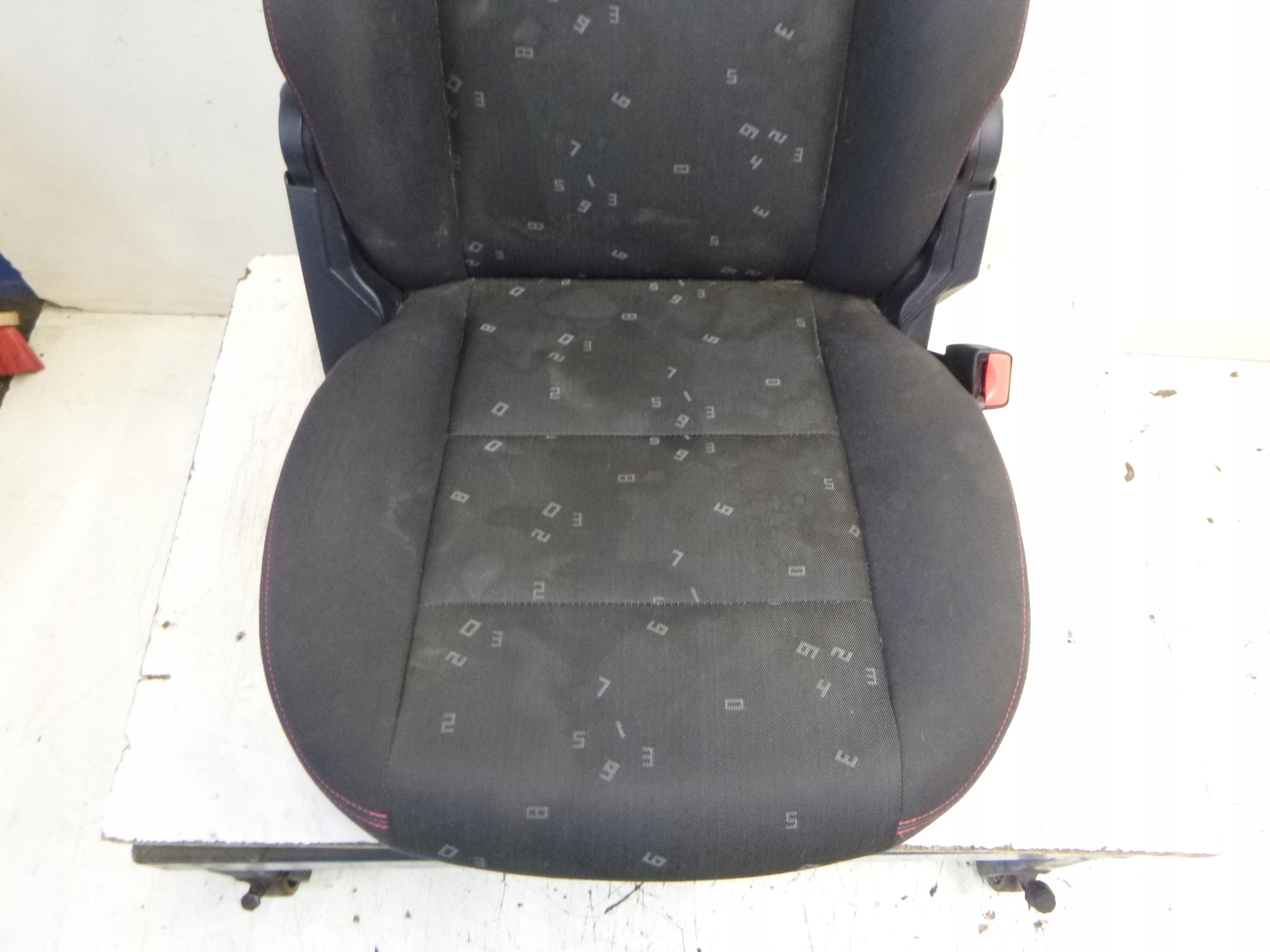 Sitz rechts Mazda II 2 DY 03r.