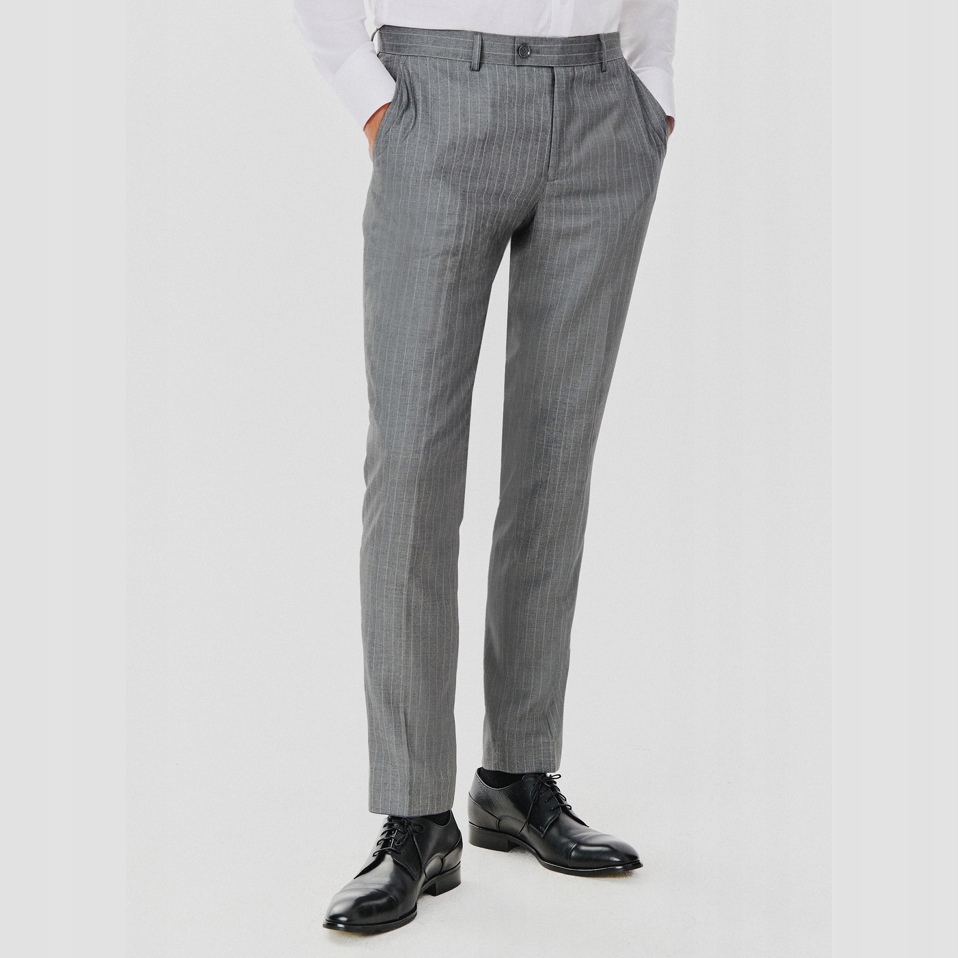 Šedé pruhované oblekové kalhoty Pako Lorente vel