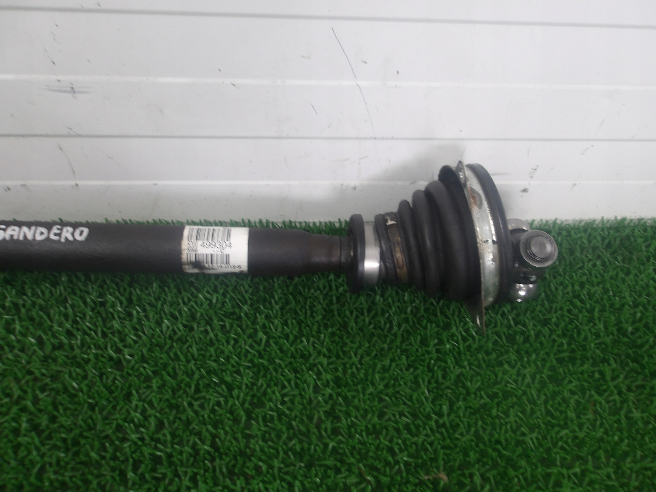 DACIA SANDERO STEPWAY and 08-12 1.6 B semi-axis left short. 8200499304 OE