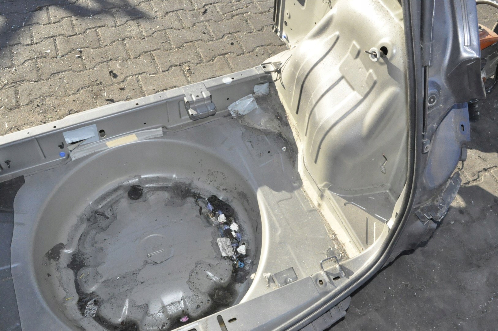 opel MERIVA II b ремень задний кузов