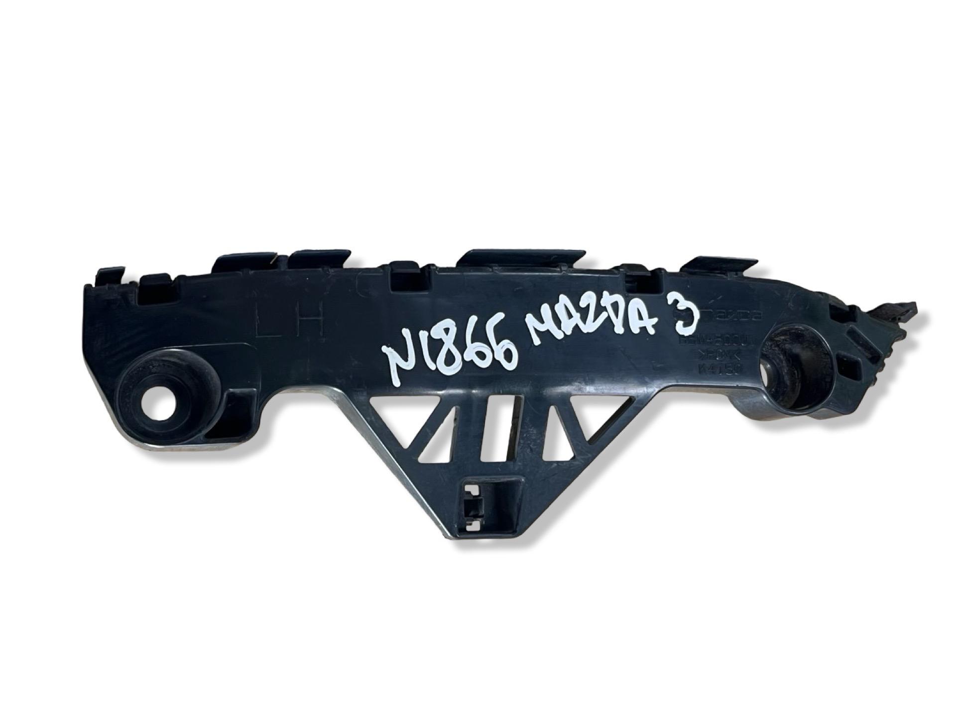 support holder of a bumper front left side Mazda 3 2 BL 2010 BBM4500U1