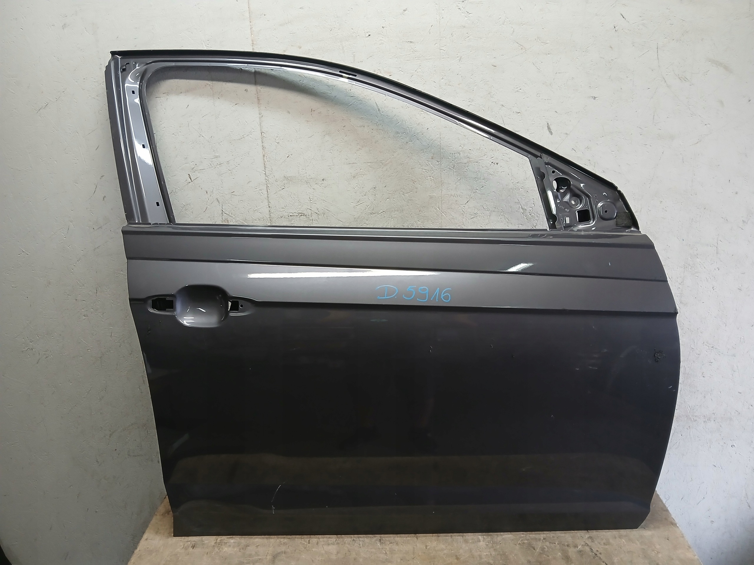 dveře předek pravé VW POLO 2G 17