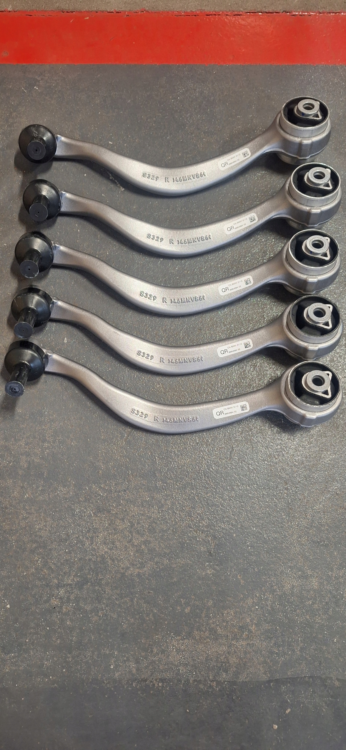 Wahacz przedni dolny Prawa strona BMW iX 8864694