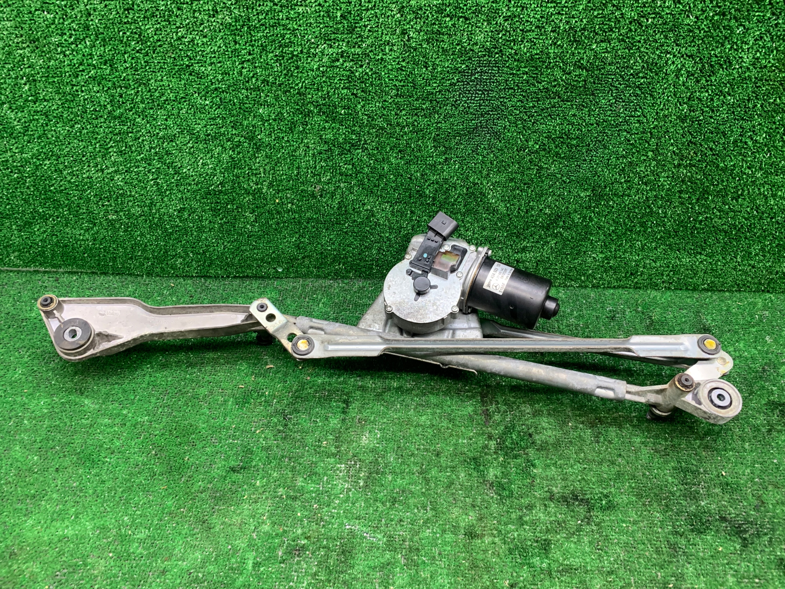 MECHANIZM WYCIERACZEK MERCEDES-BENZ A2518201442
